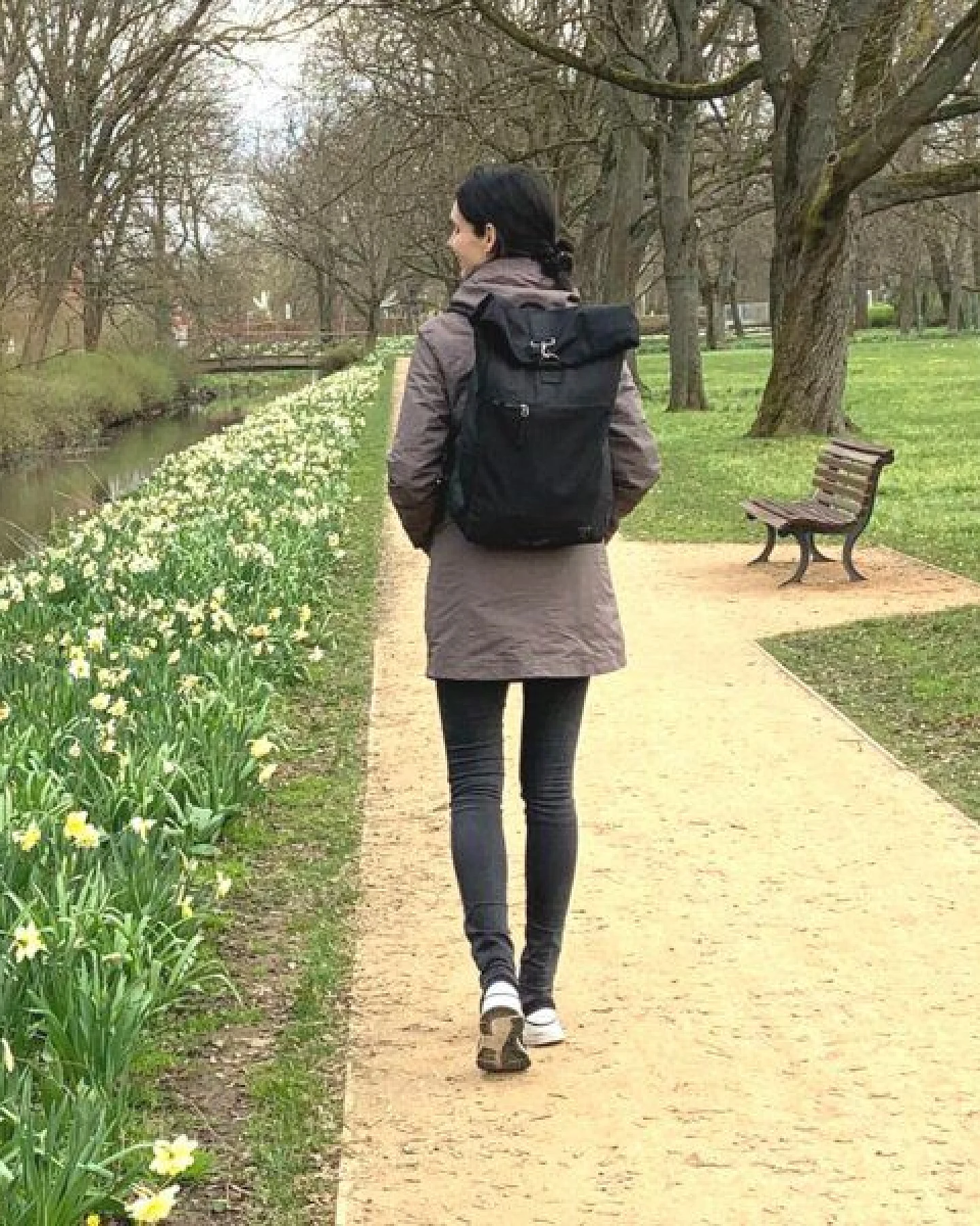 FUCHS & REBELL PIET Rolltop Rucksack – Stylisch & praktisch mit Rücken-Zipper – Ansicht 3