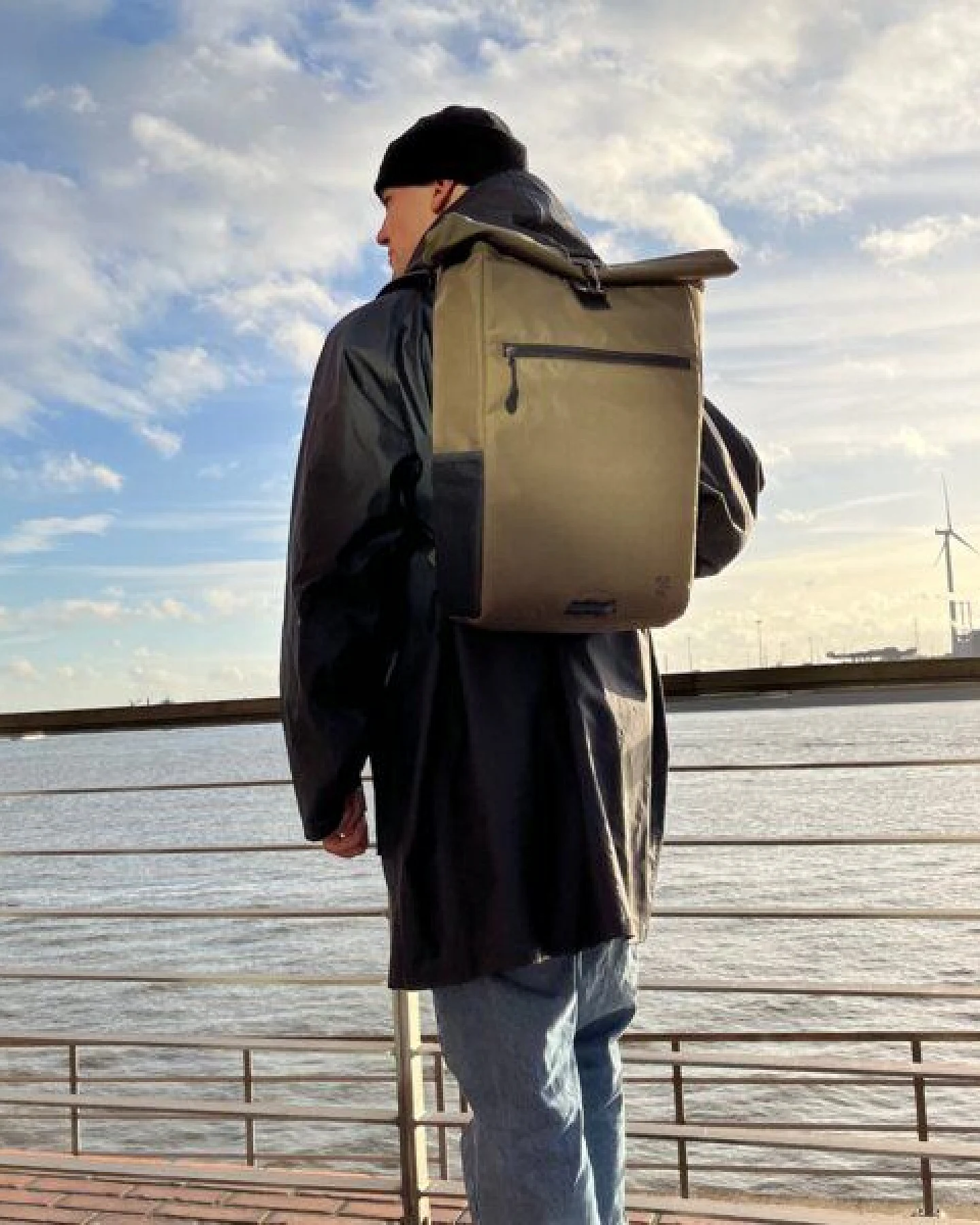 FUCHS & REBELL PIET Rolltop Rucksack – Stylisch & praktisch mit Rücken-Zipper – Ansicht 2