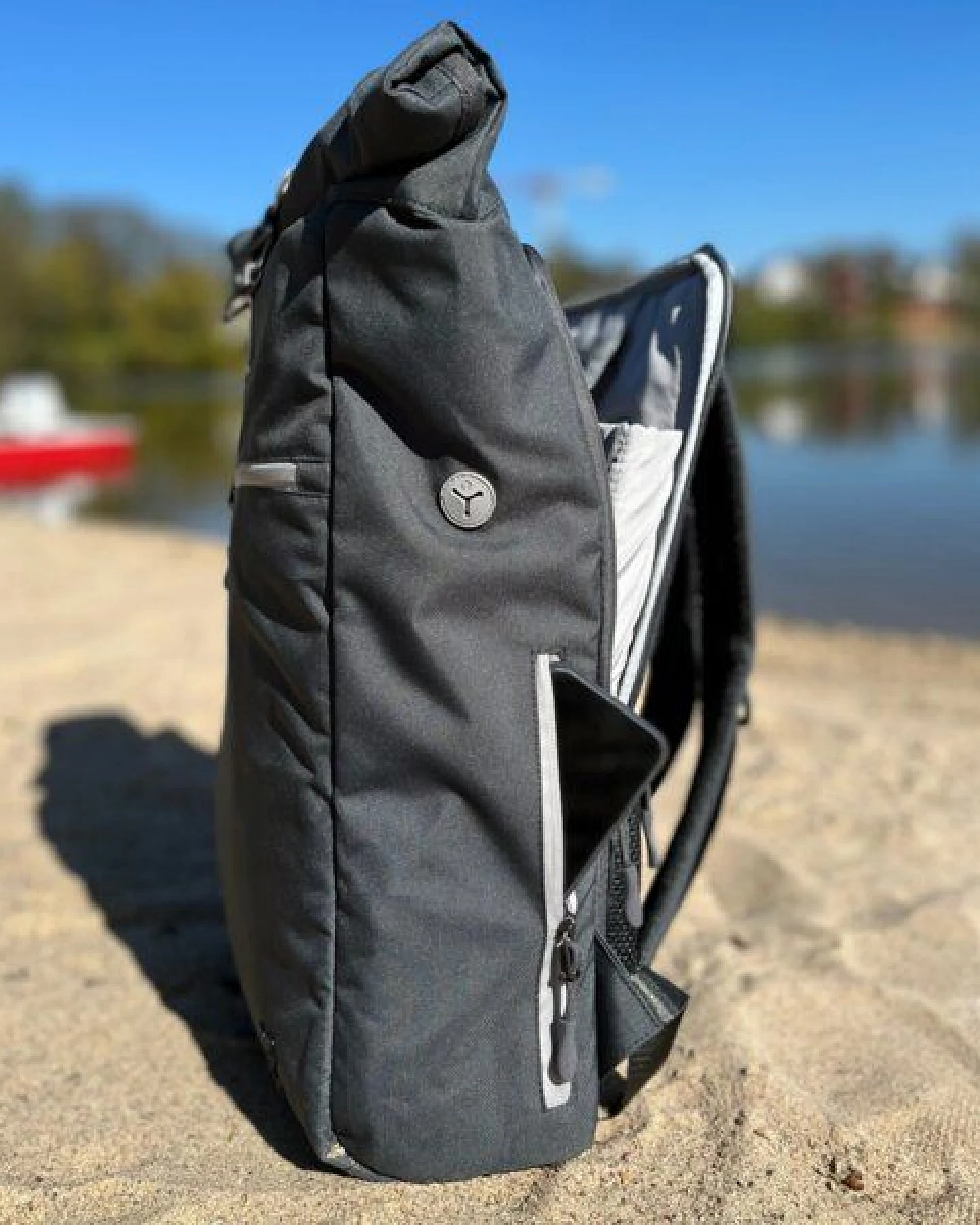 FUCHS & REBELL PIET Rolltop Rucksack – Stylisch & praktisch mit Rücken-Zipper – Ansicht 4