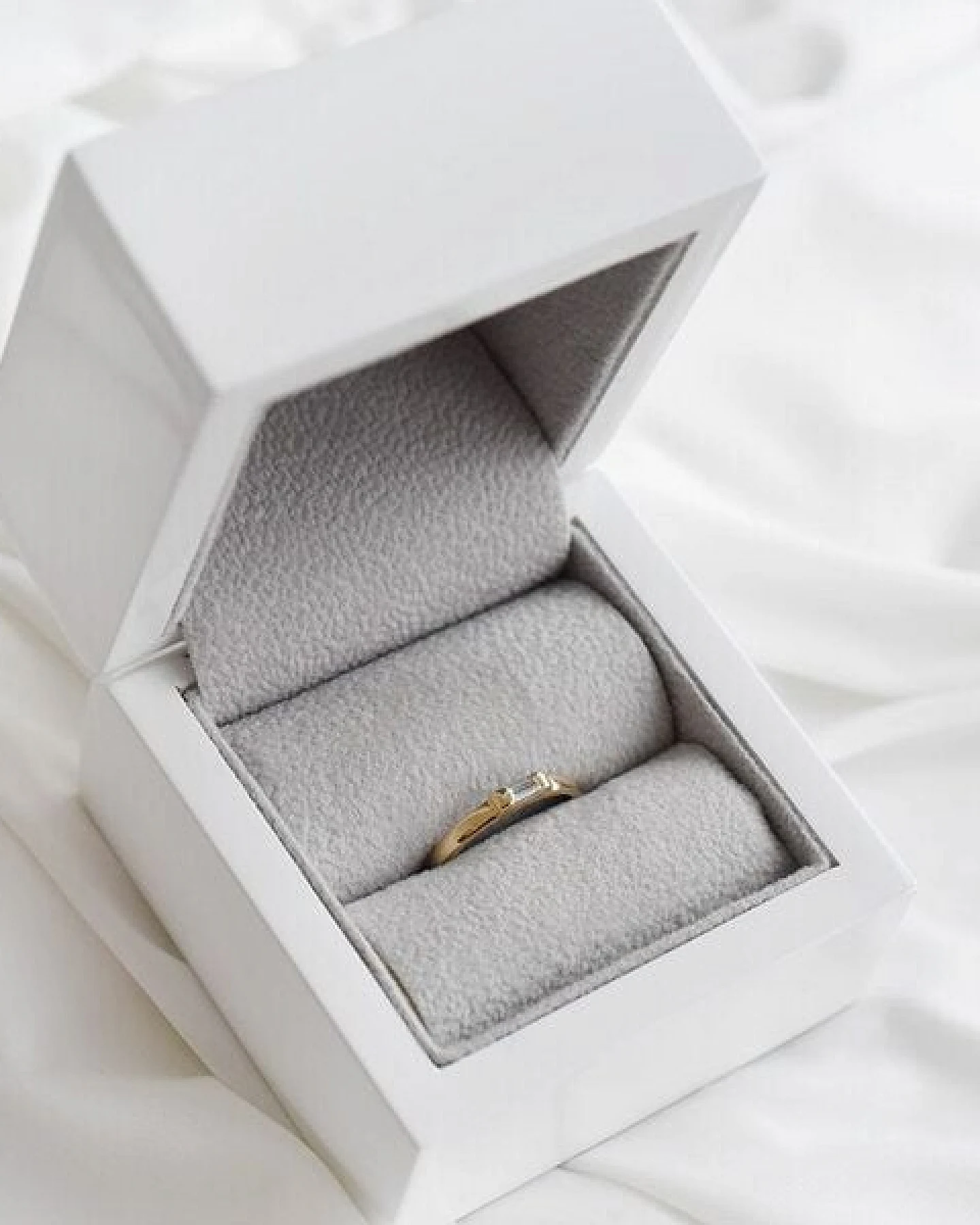 Eppi Ring mit einem Diamanten in Baguette-Form Xenia – Ansicht 3