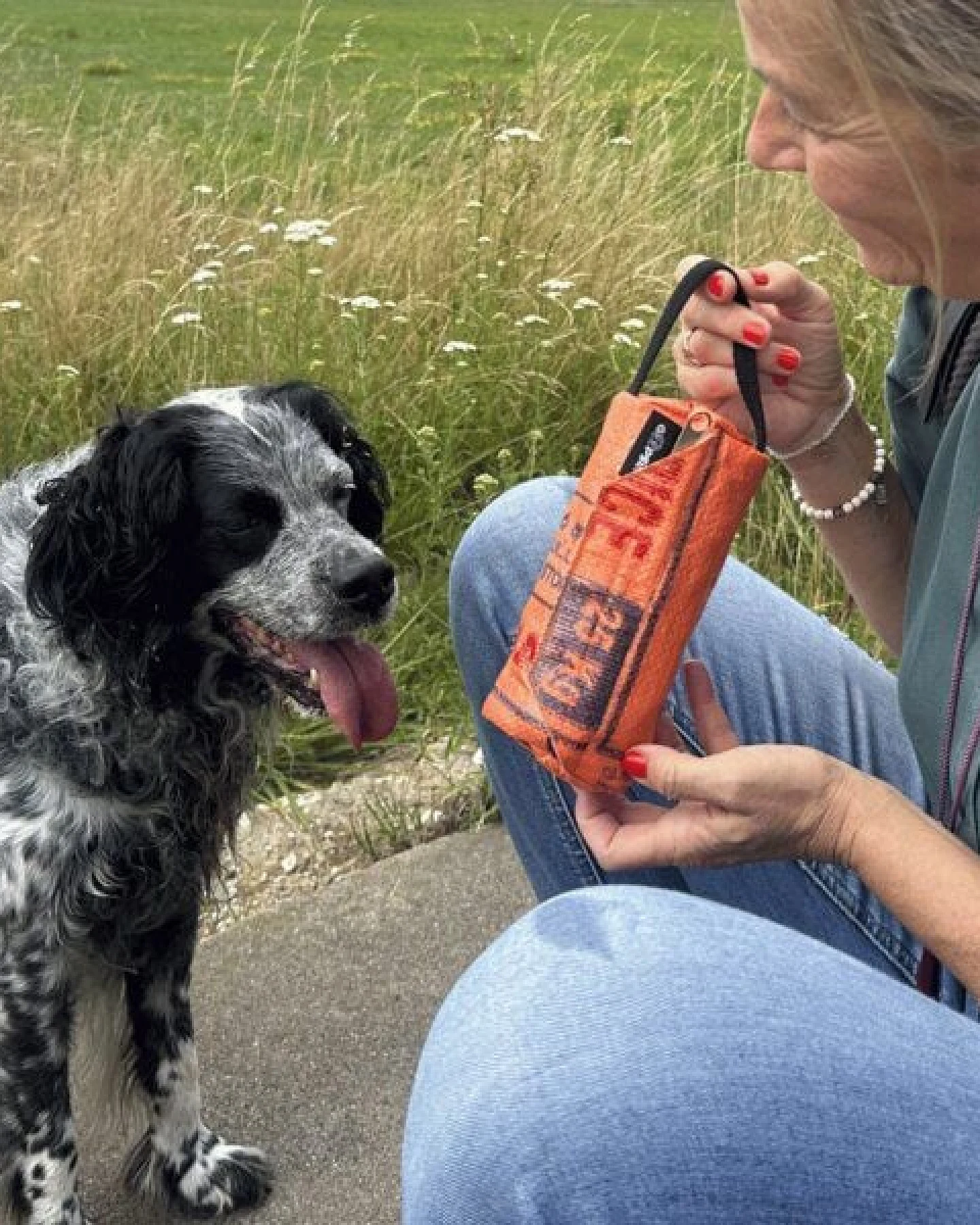 GOOPSI Futterdummy, Apportierspielzeug für Hunde, Upcycling aus Reissack, 19x8 cm – Ansicht 3
