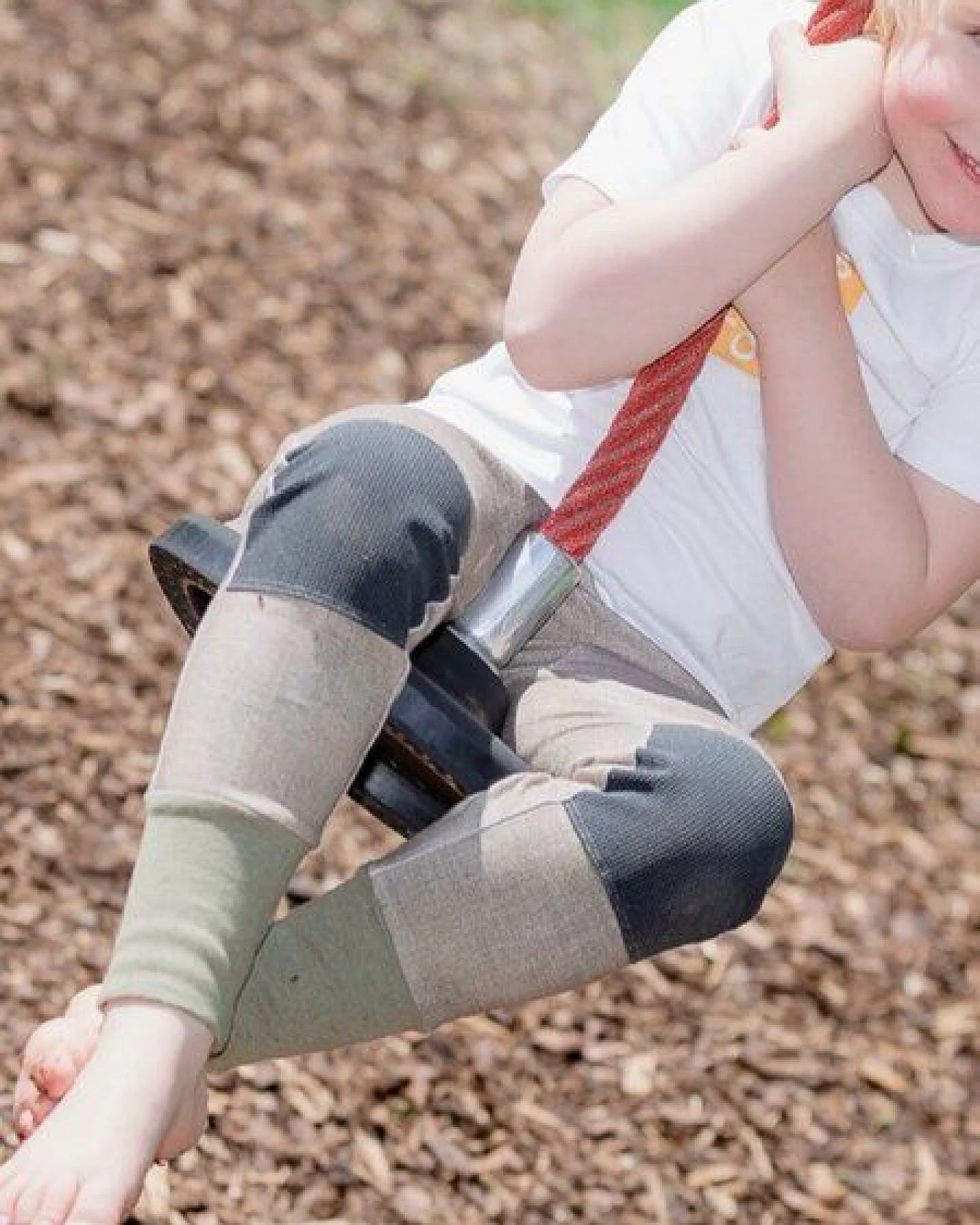 Babbily Robuste Kinderleggings mit verstärkten Knien - mitwachsend. Jeans Optik – Ansicht 3