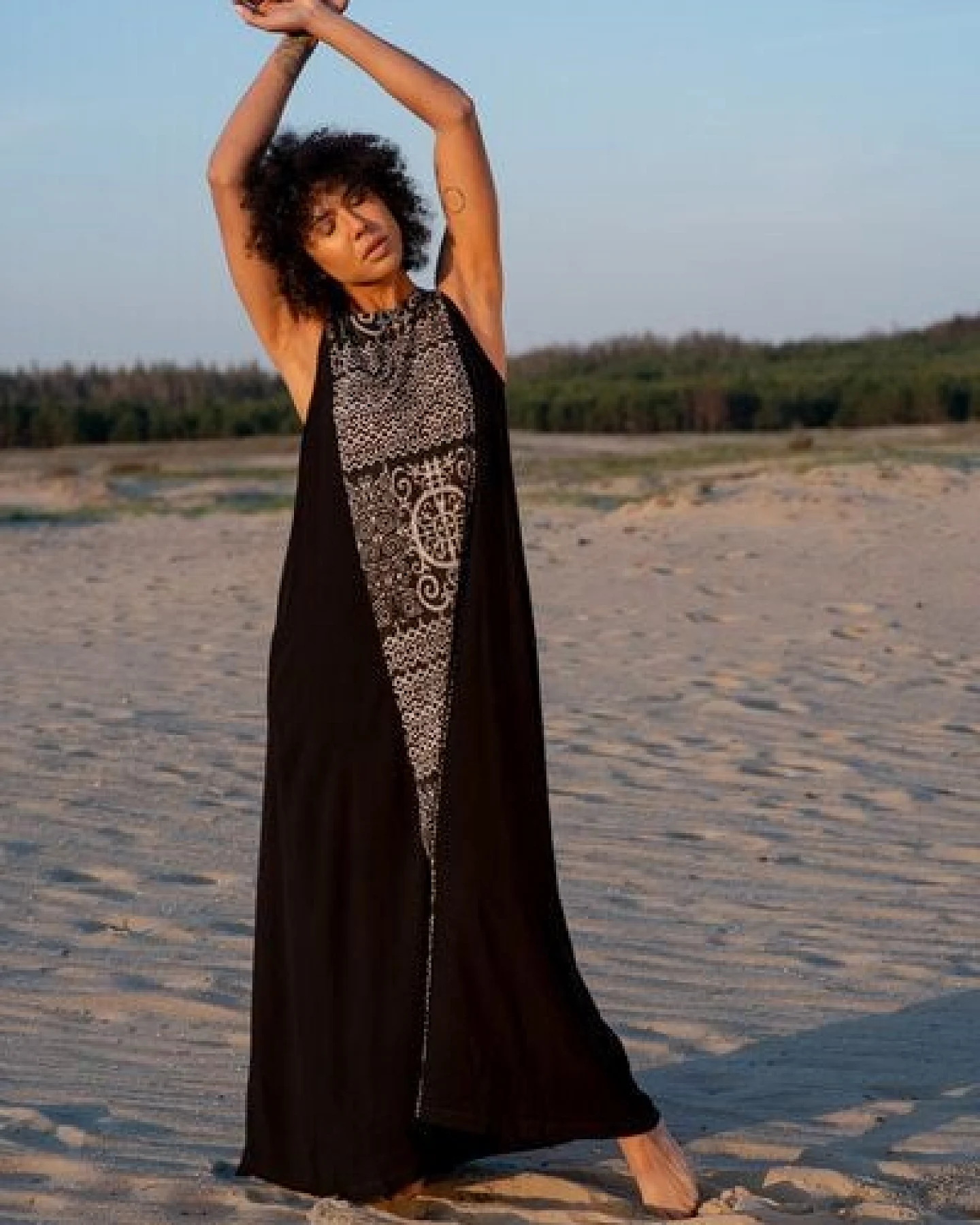 Maxikleid Desert – sommerlich & luftig Kleid – weiter A-Linien-Schnitt mit Print – Fair in EU produziert – KOKOworld – Ansicht 4