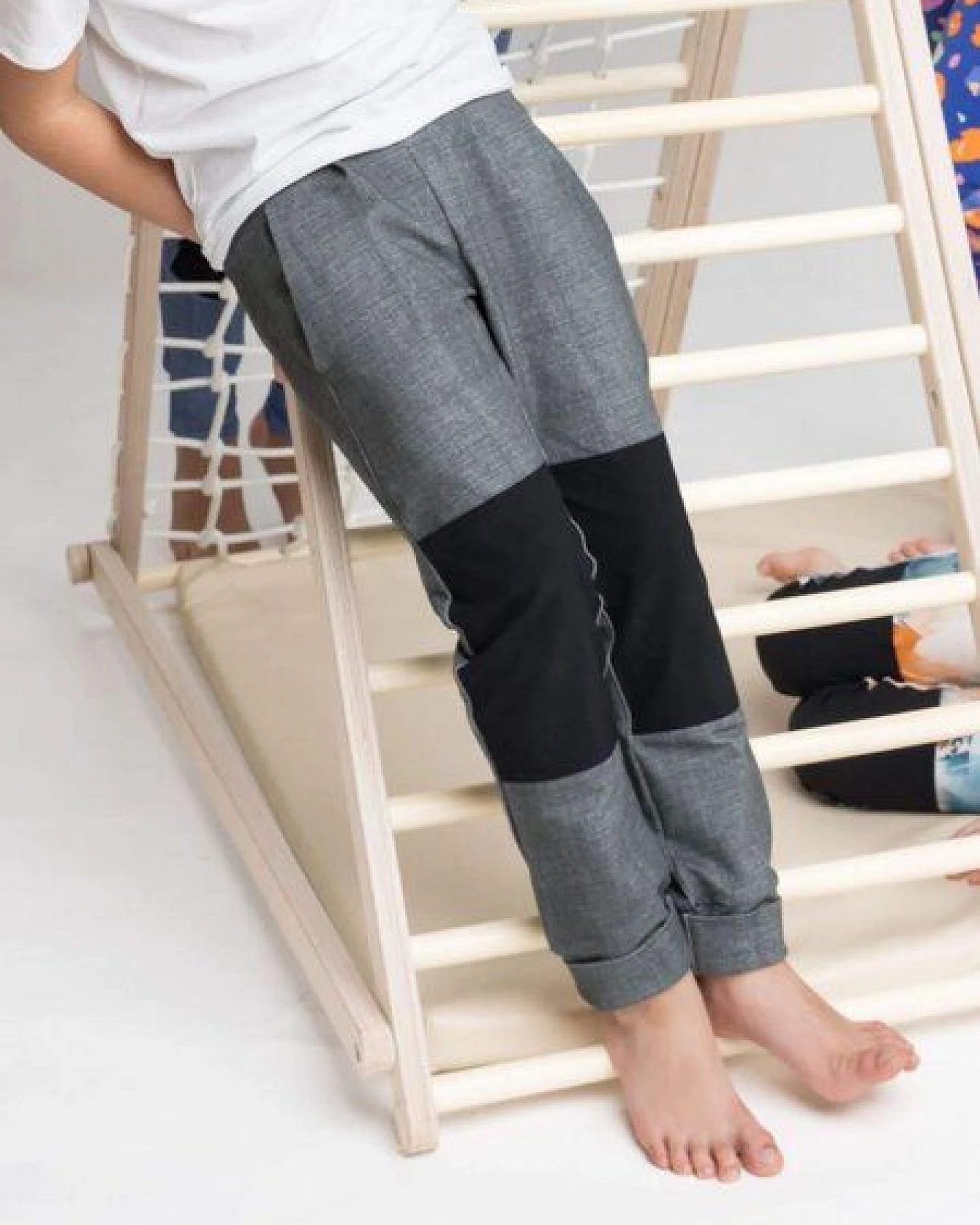 Babbily Bequeme Schlupfhose im Jeans-Look mit verstärkten Knien – Ansicht 3