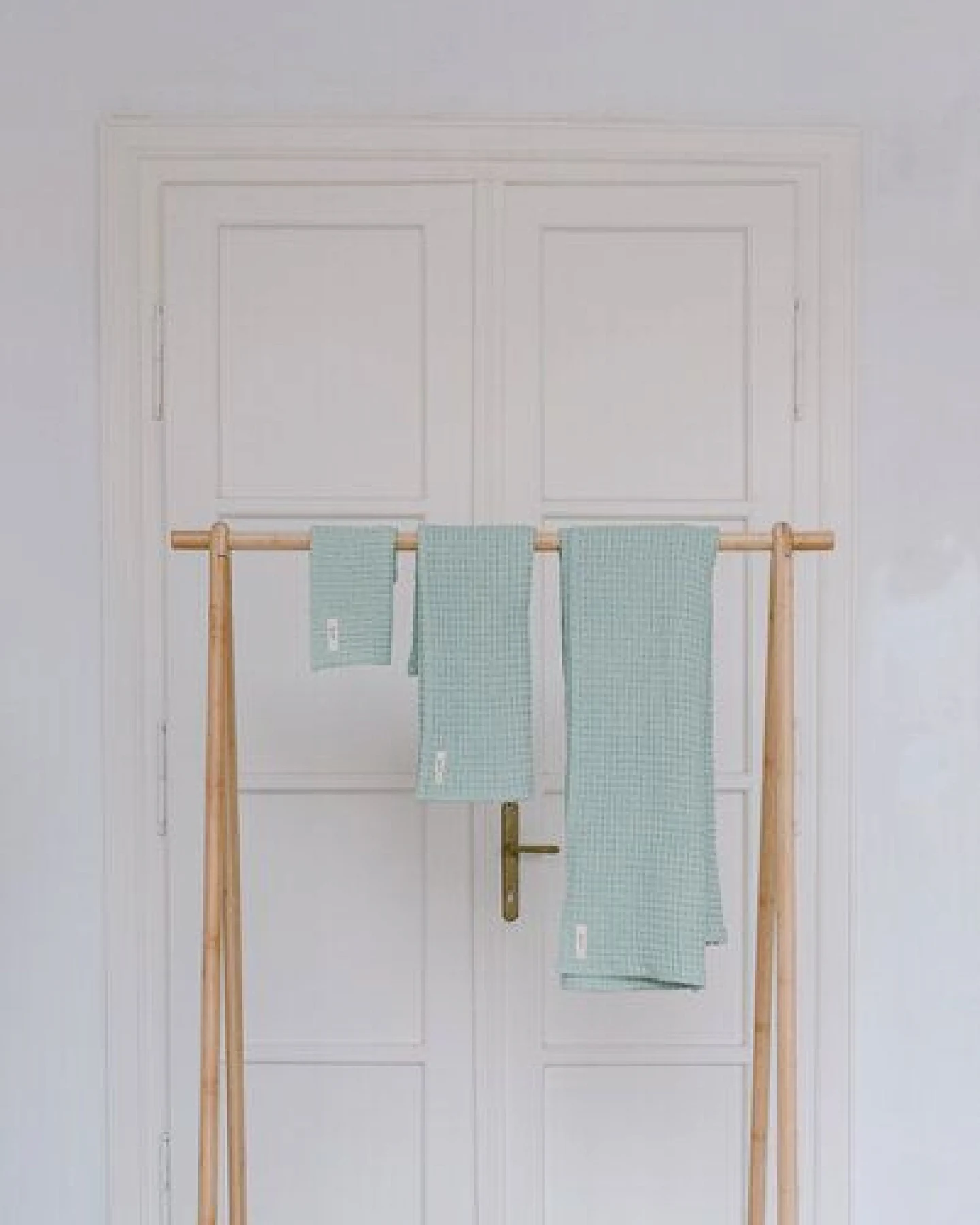 gust. Waffelhandtuch - Badetuch aus Leinen und Bio-Baumwolle – Bath towel - 70x140 cm – Ansicht 3