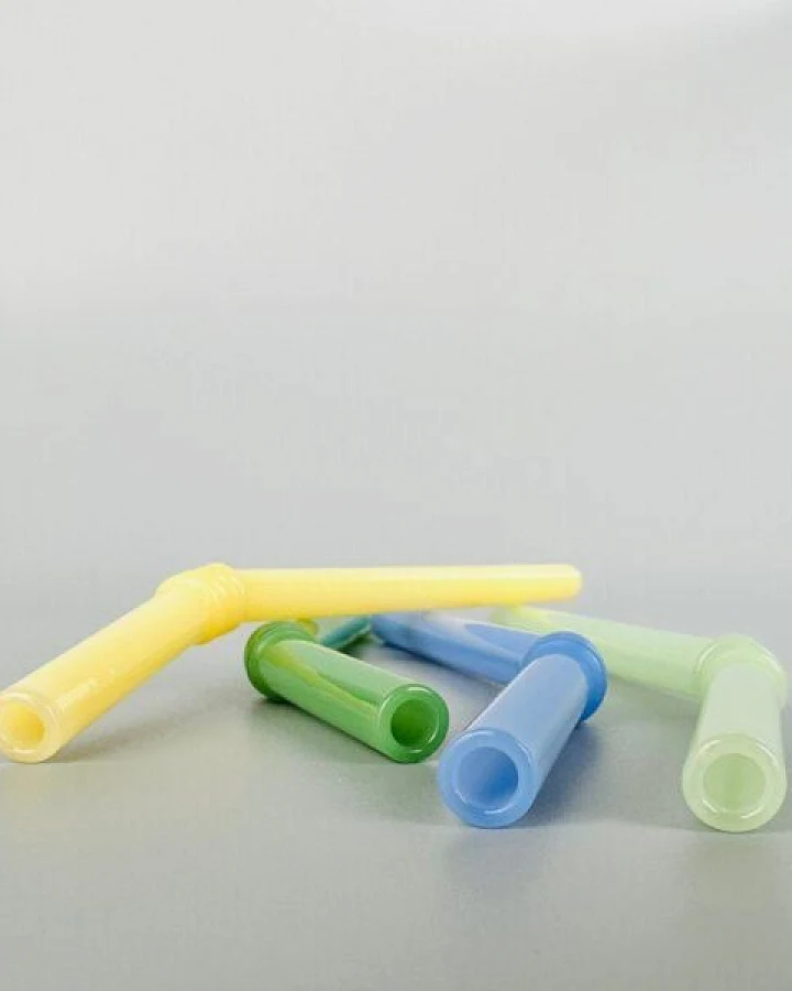 Susable Glasstrohhalme - gebogen, bunt, 15cm – umweltfreundlich, robust und PFAS-frei, Gesunde Getränke, Vegane Geschenke