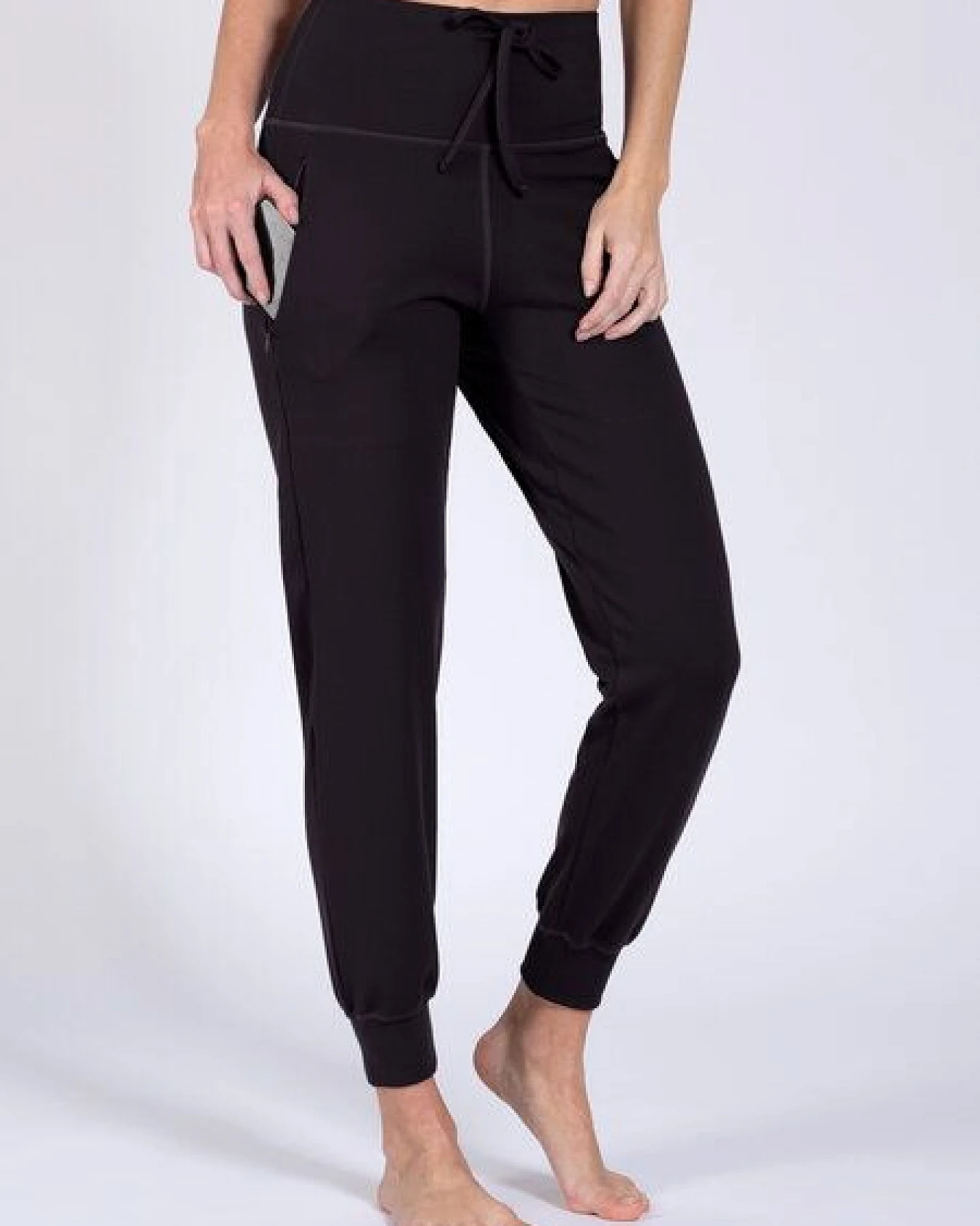 Magadi Yoga Hose MIA Black aus softem Stretch, mit Taschen – Ansicht 4