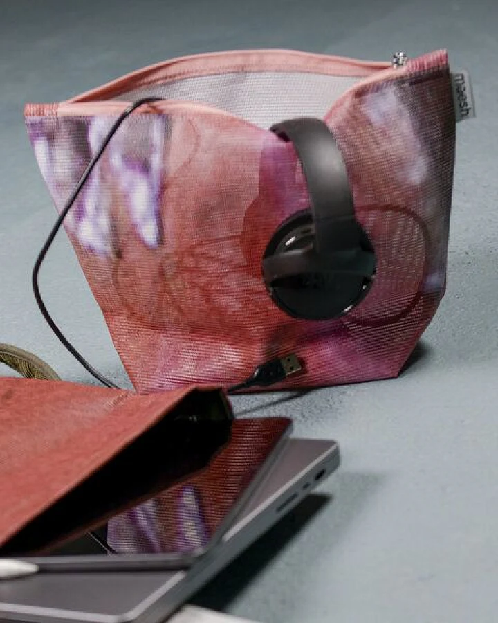 maesh Kosmetiktasche / Kabeltasche aus recycelten Material