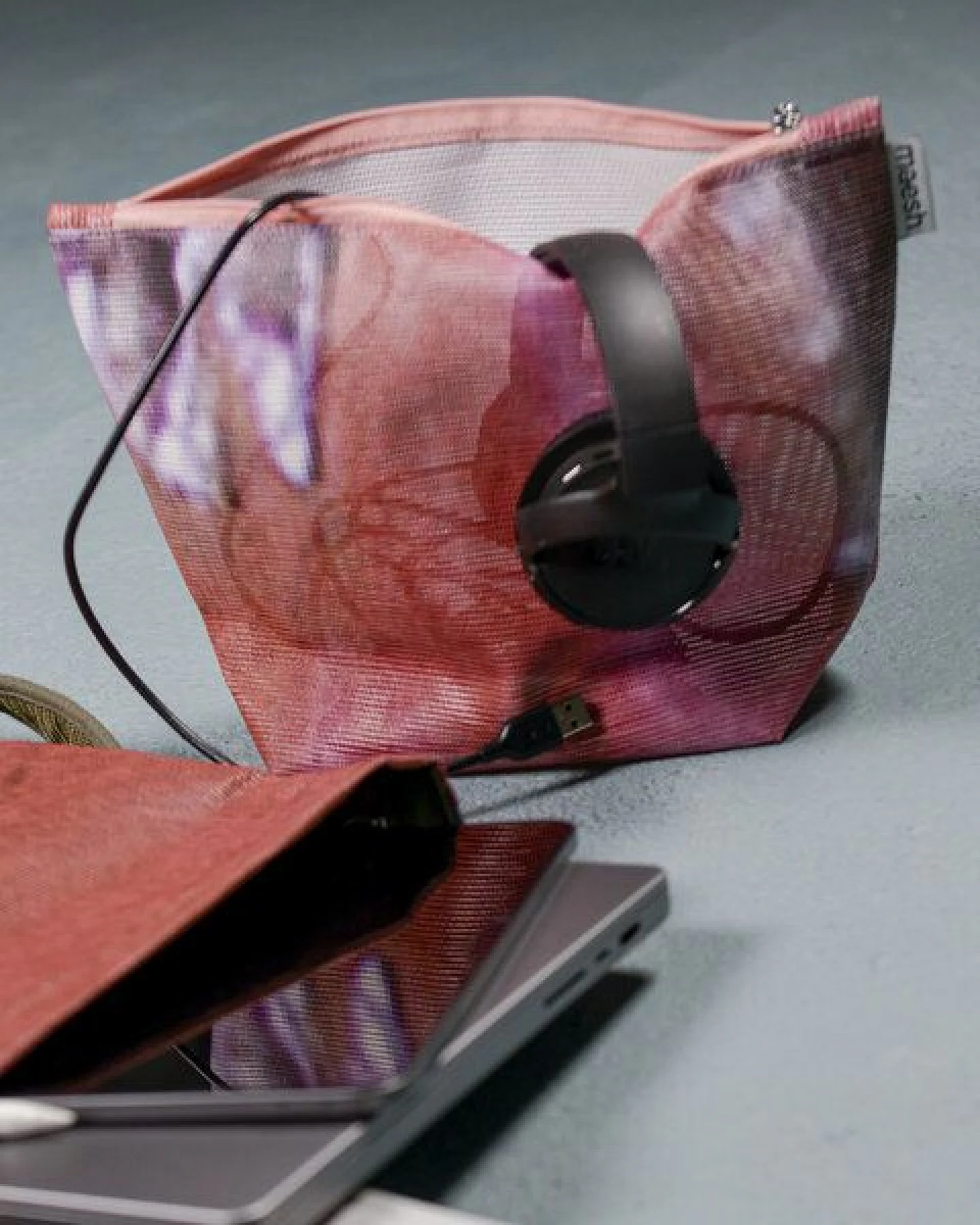 maesh Kosmetiktasche / Kabeltasche aus recycelten Material – Ansicht 2