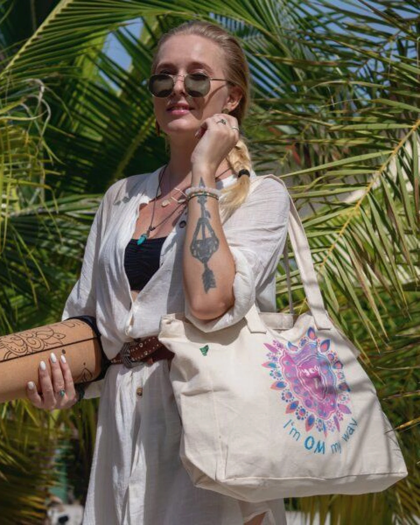 Divasya Shopper-Bag aus Biobaumwolle mit Yogamotiven – Ansicht 2