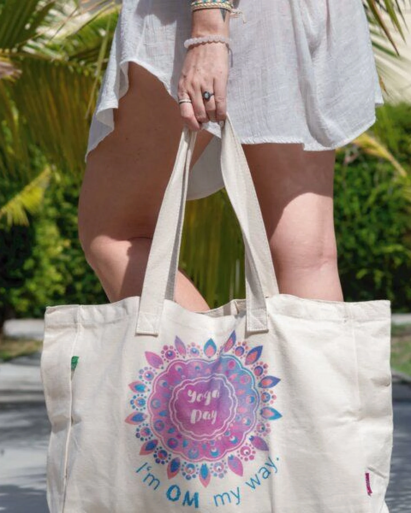 Divasya Shopper-Bag aus Biobaumwolle mit Yogamotiven – Ansicht 3