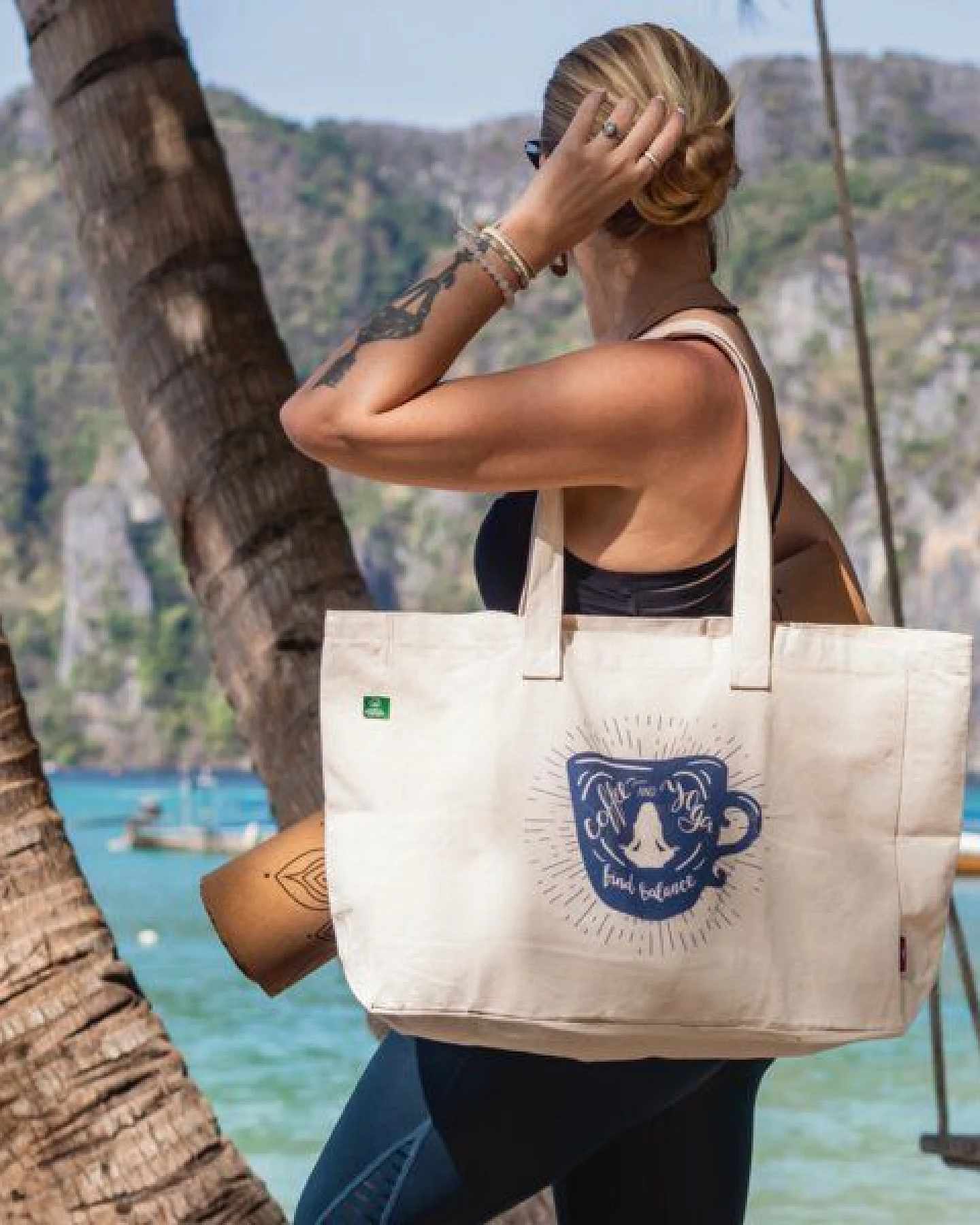 Divasya Shopper-Bag aus Biobaumwolle mit Yogamotiven – Ansicht 2
