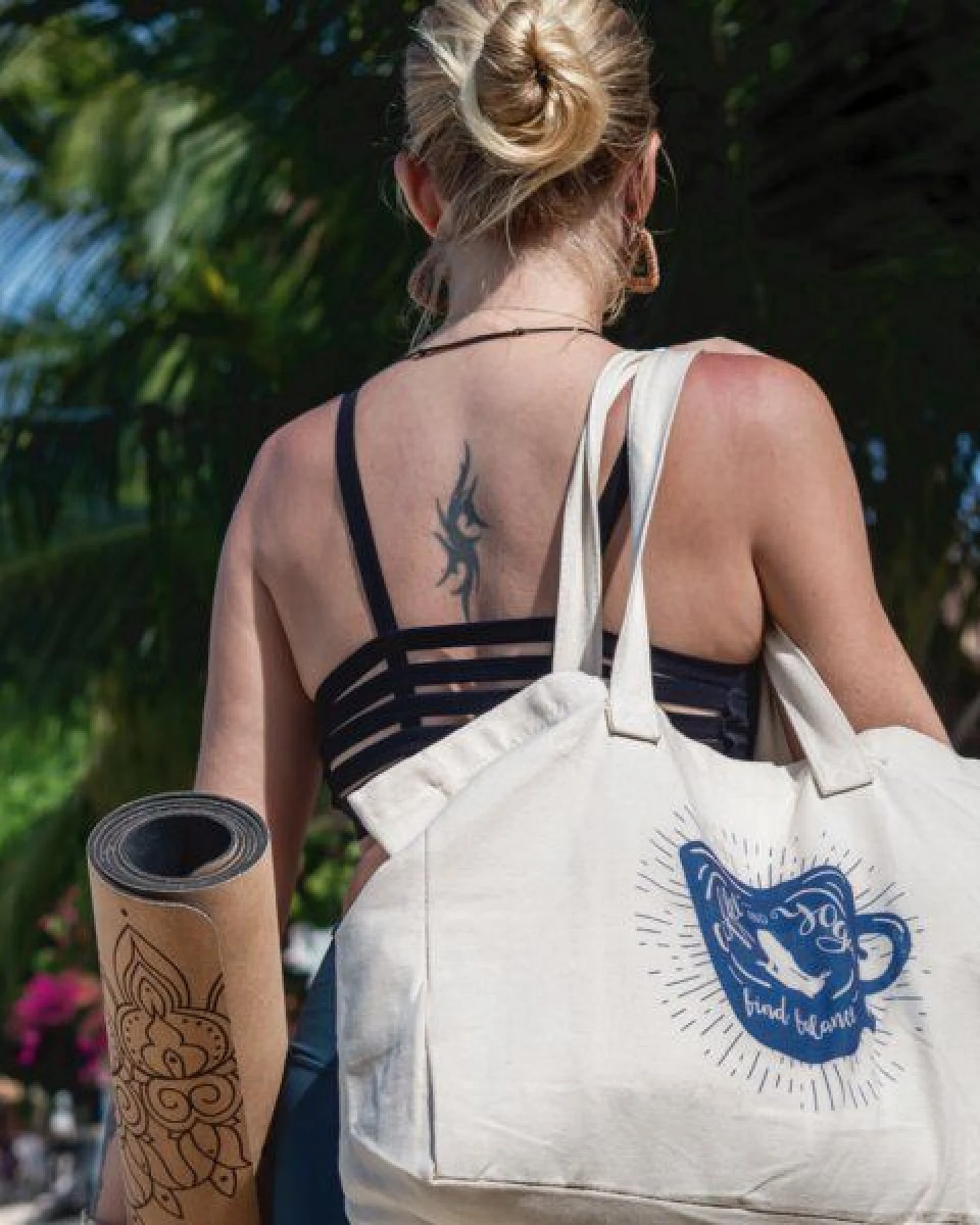 Divasya Shopper-Bag aus Biobaumwolle mit Yogamotiven – Ansicht 3