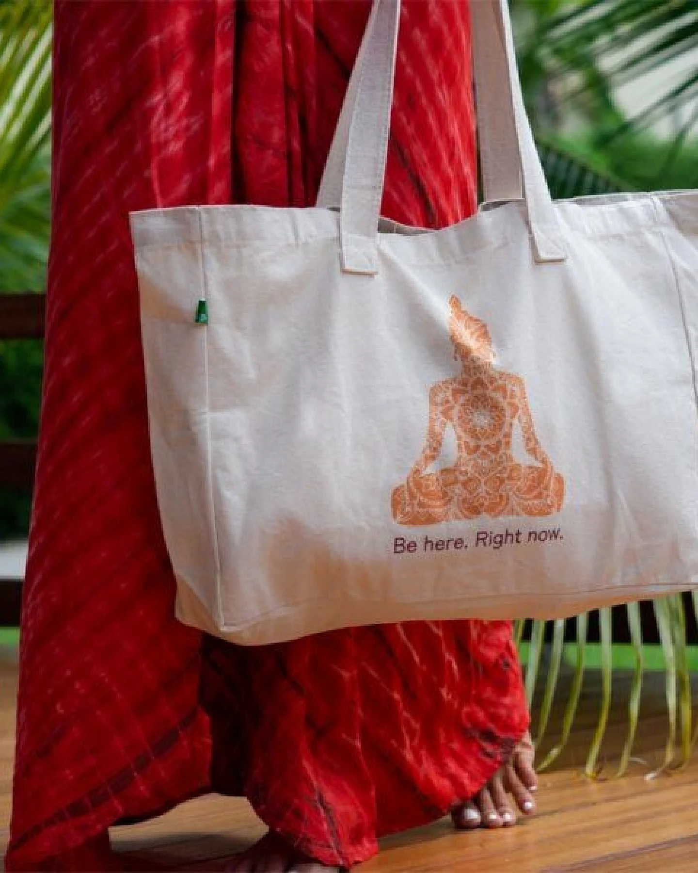 Divasya Shopper-Bag aus Biobaumwolle mit Yogamotiven – Ansicht 4