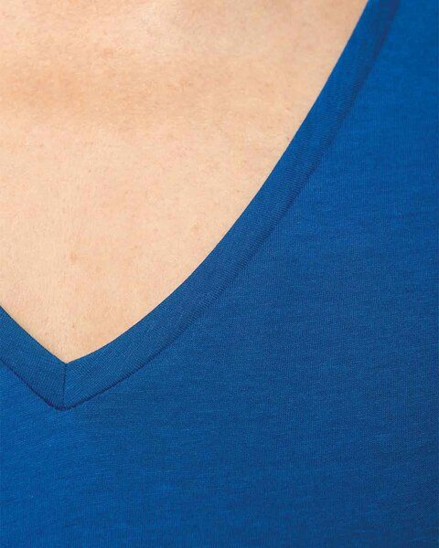 YTWOO Oversized Damen T-Shirt aus Bio-Baumwolle, V-Ausschnitt – Ansicht 4