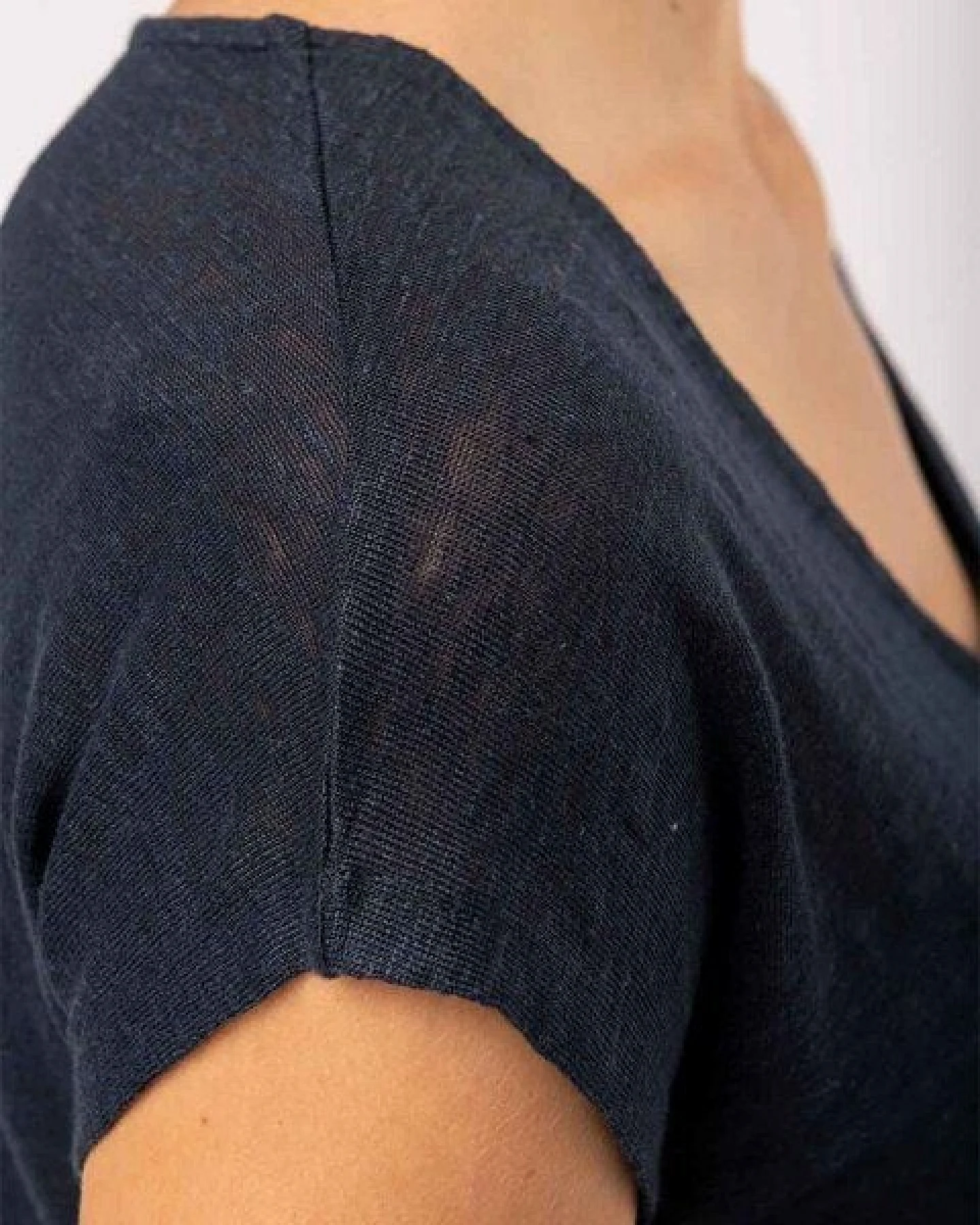 YTWOO Damen-T-Shirt aus Leinen mit V-Ausschnitt – Ansicht 4