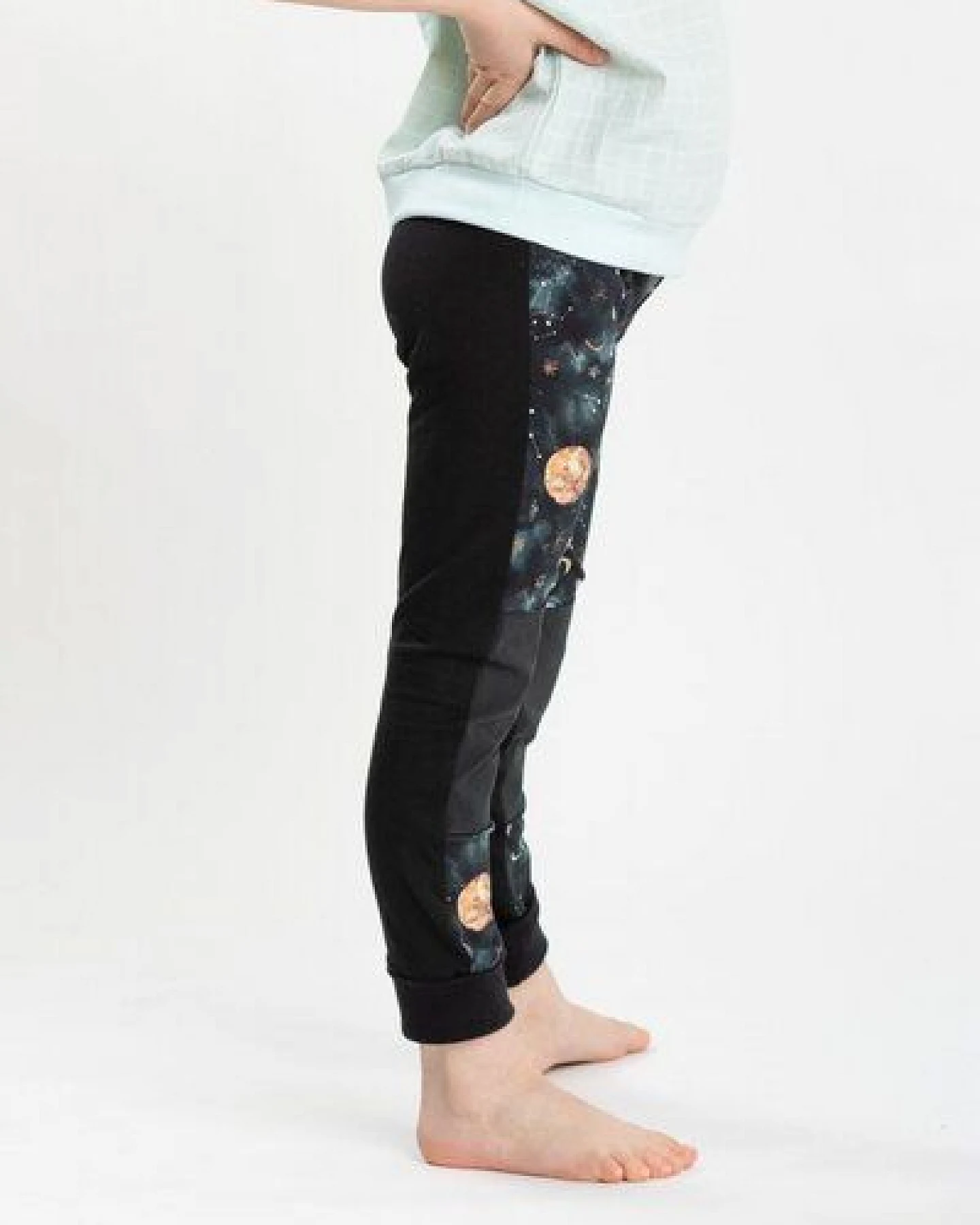 Babbily Verstellbare Kinderleggings mit verstärkten Knien - mitwachsend. Bio-Baumwolle – Ansicht 3