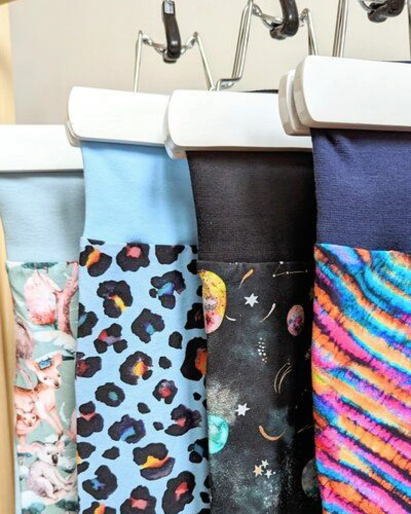 Babbily Verstellbare Kinderleggings mit verstärkten Knien - mitwachsend. Bio-Baumwolle – Ansicht 2