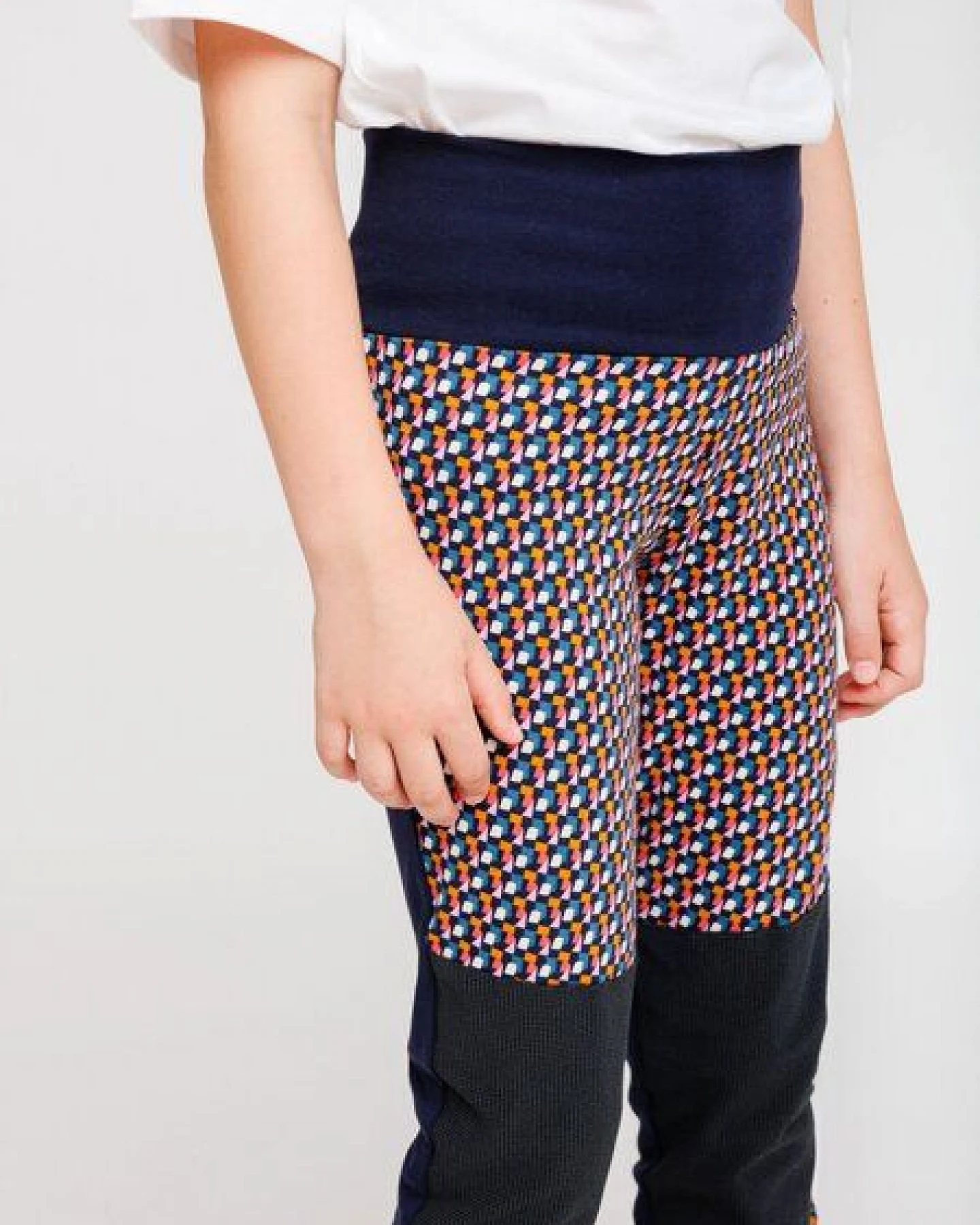 Babbily Verstellbare Kinderleggings mit verstärkten Knien - mitwachsend. Bio-Baumwolle – Ansicht 3