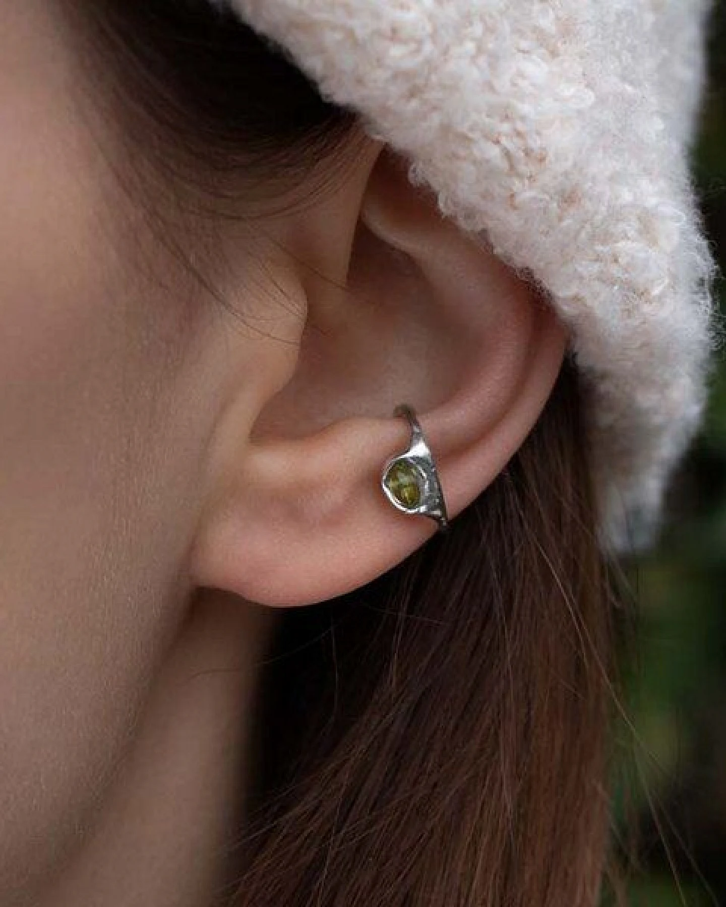 Nella & Sina Peridot Ohrring – Ansicht 3