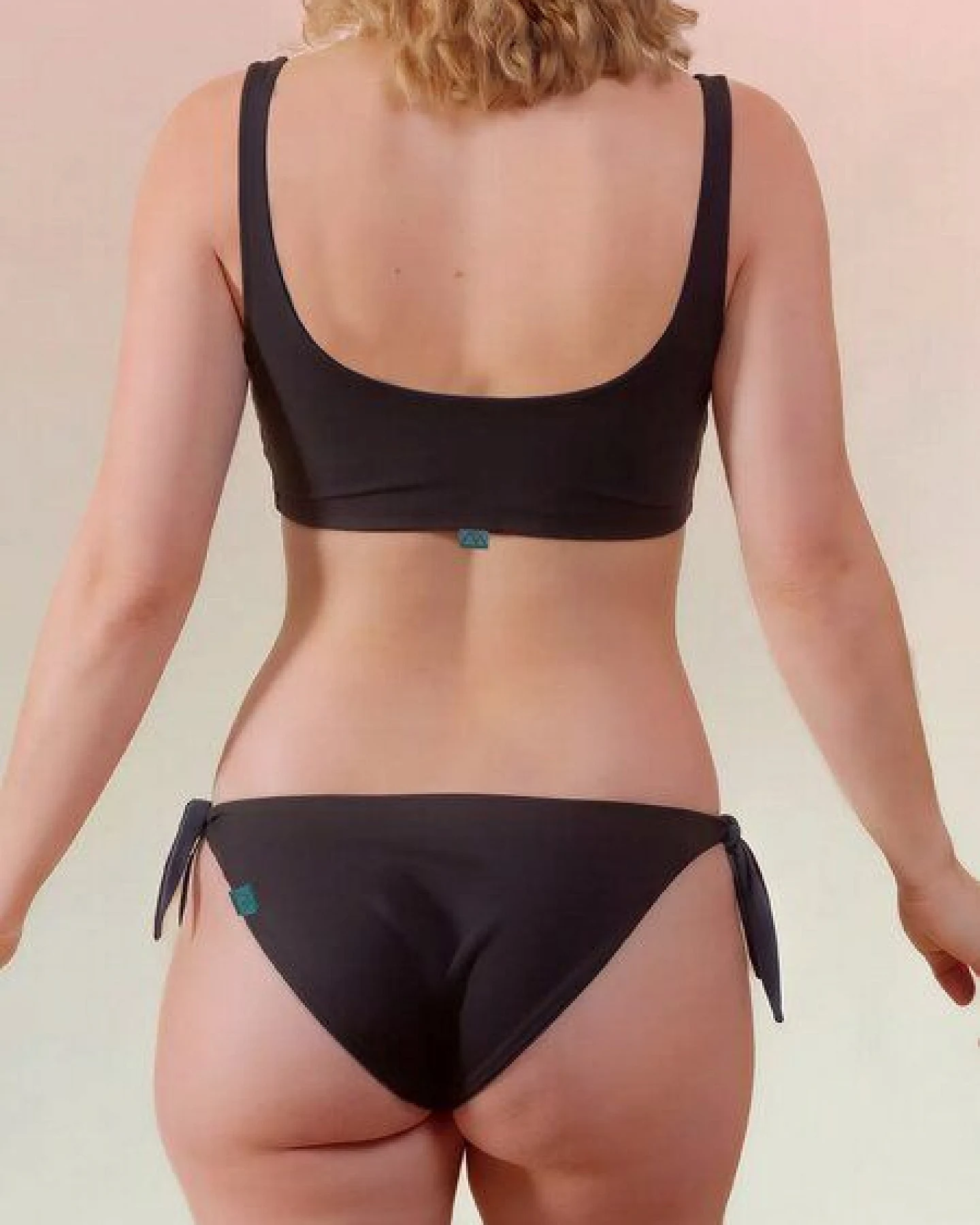 nice to meet me Wave Top – wendbares Bikinioberteil aus ECONYL® – Ansicht 4