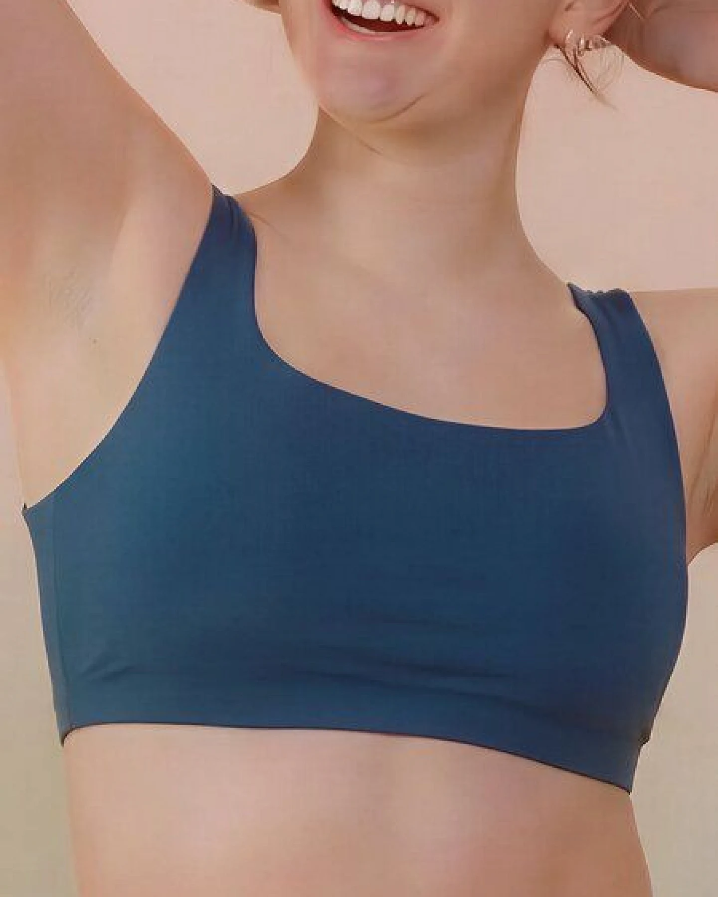 nice to meet me Wave Top – wendbares Bikinioberteil aus ECONYL® – Ansicht 4