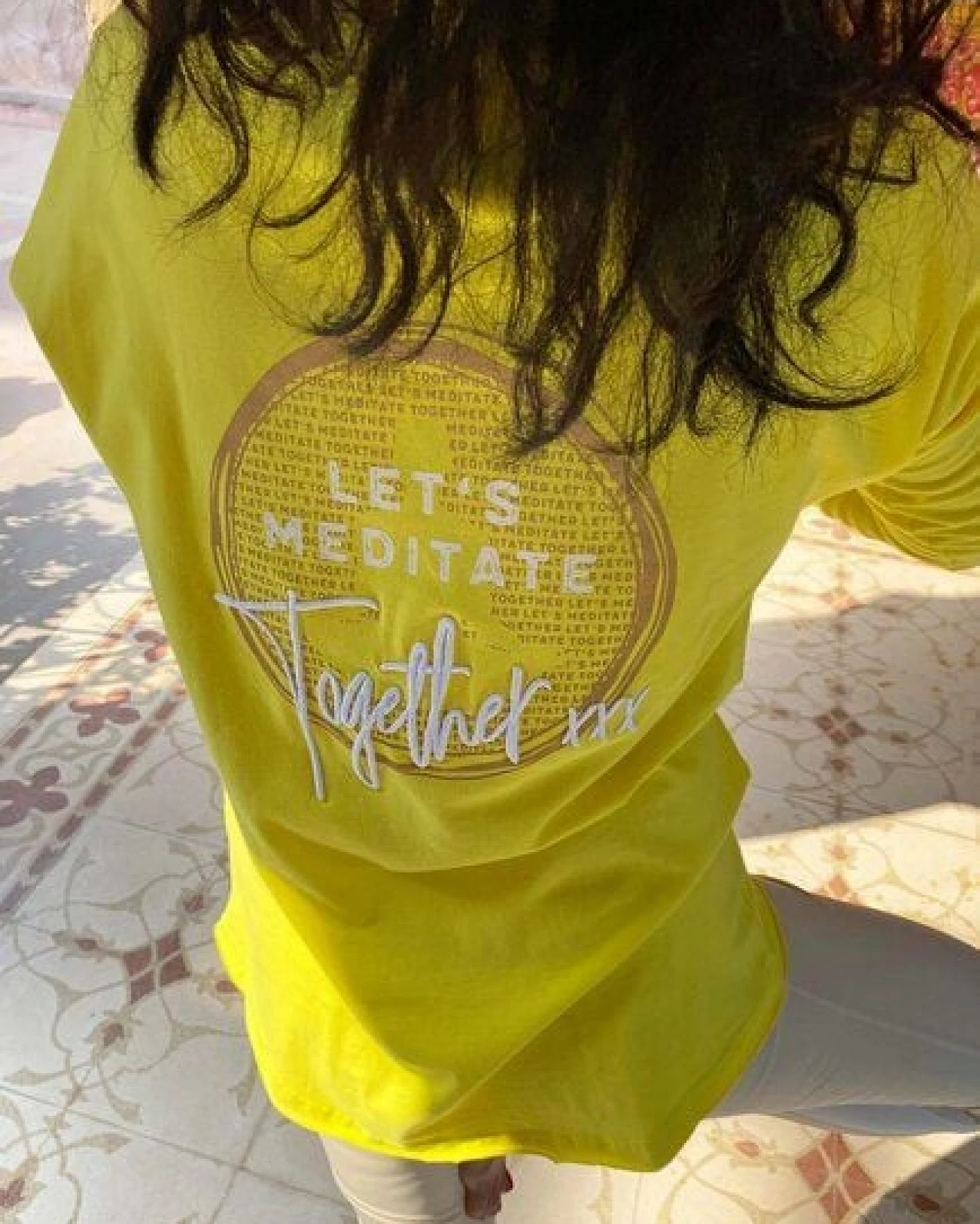 SPARKLES OF LIGHT Yoga Shirt – Ansicht 2