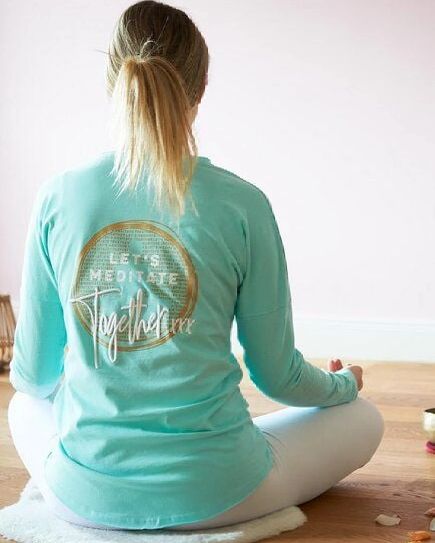 SPARKLES OF LIGHT Yoga Shirt – Ansicht 2