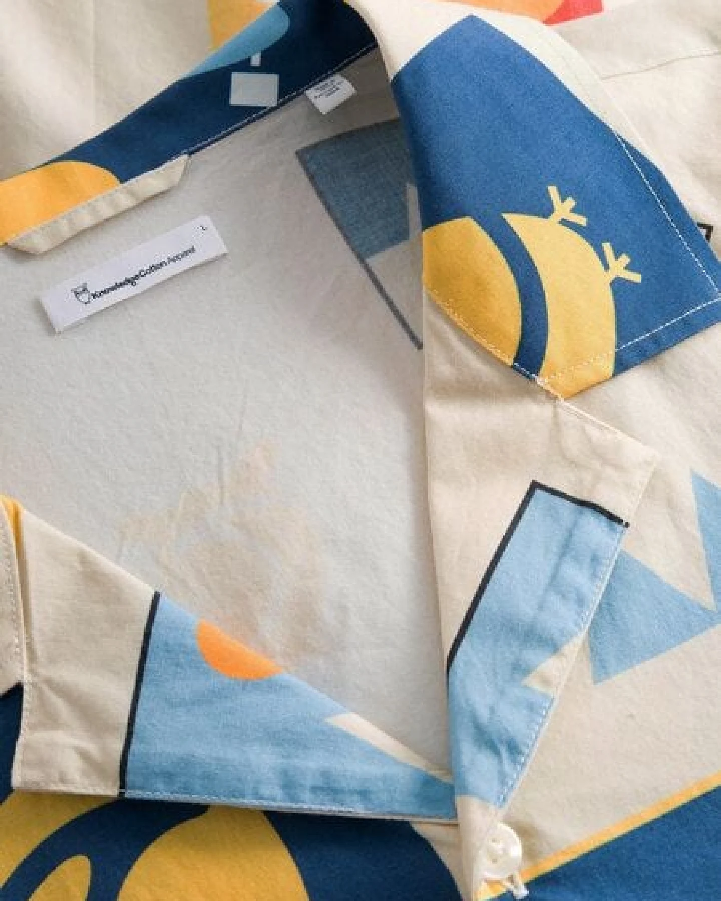 KnowledgeCotton Apparel Lockeres Hemd - AOP Urskog - aus Bio-Baumwolle – Ansicht 3