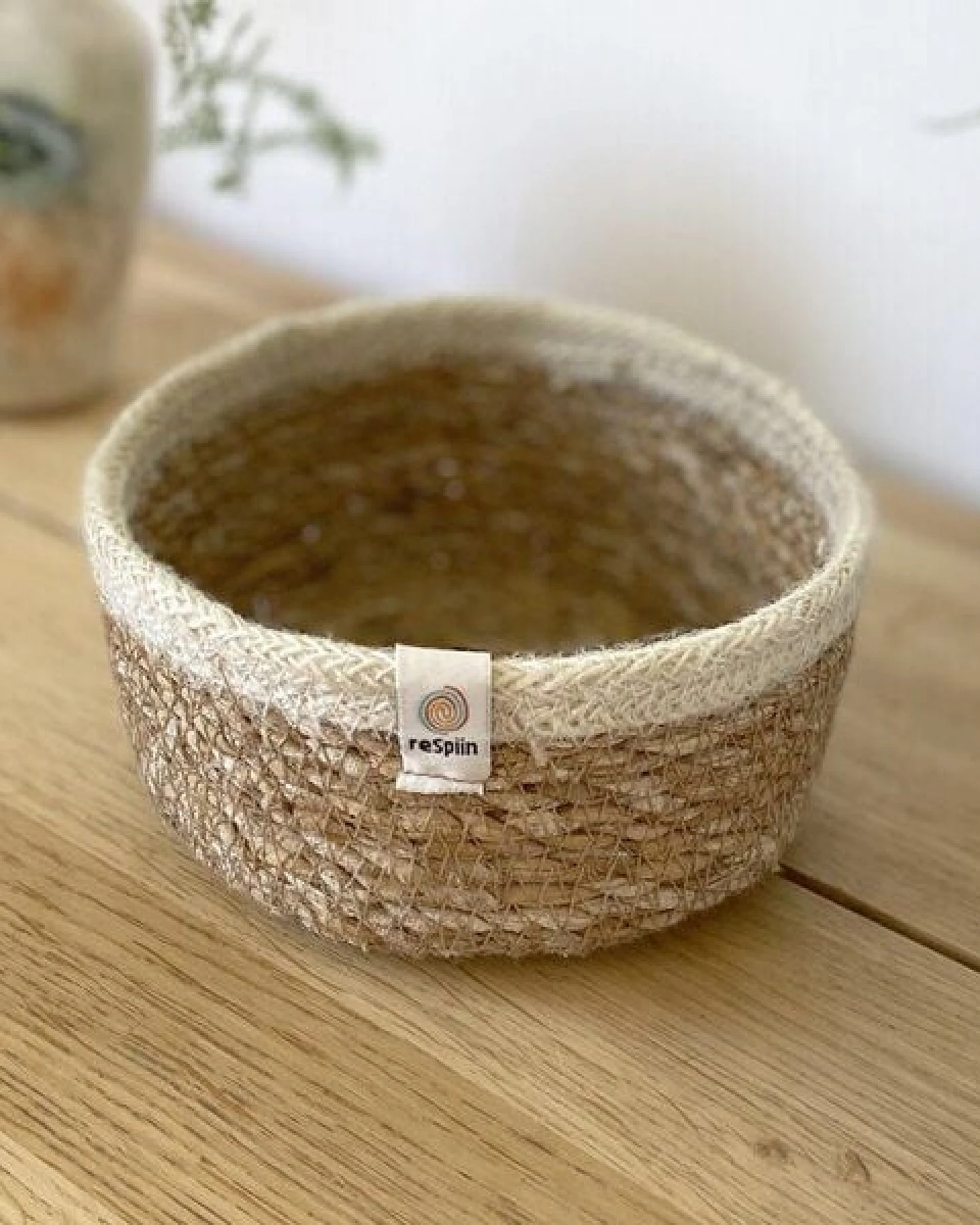 reSpiin Praktischer veganer Aufbewahrungskorb aus Seegras und Jute – Ansicht 4