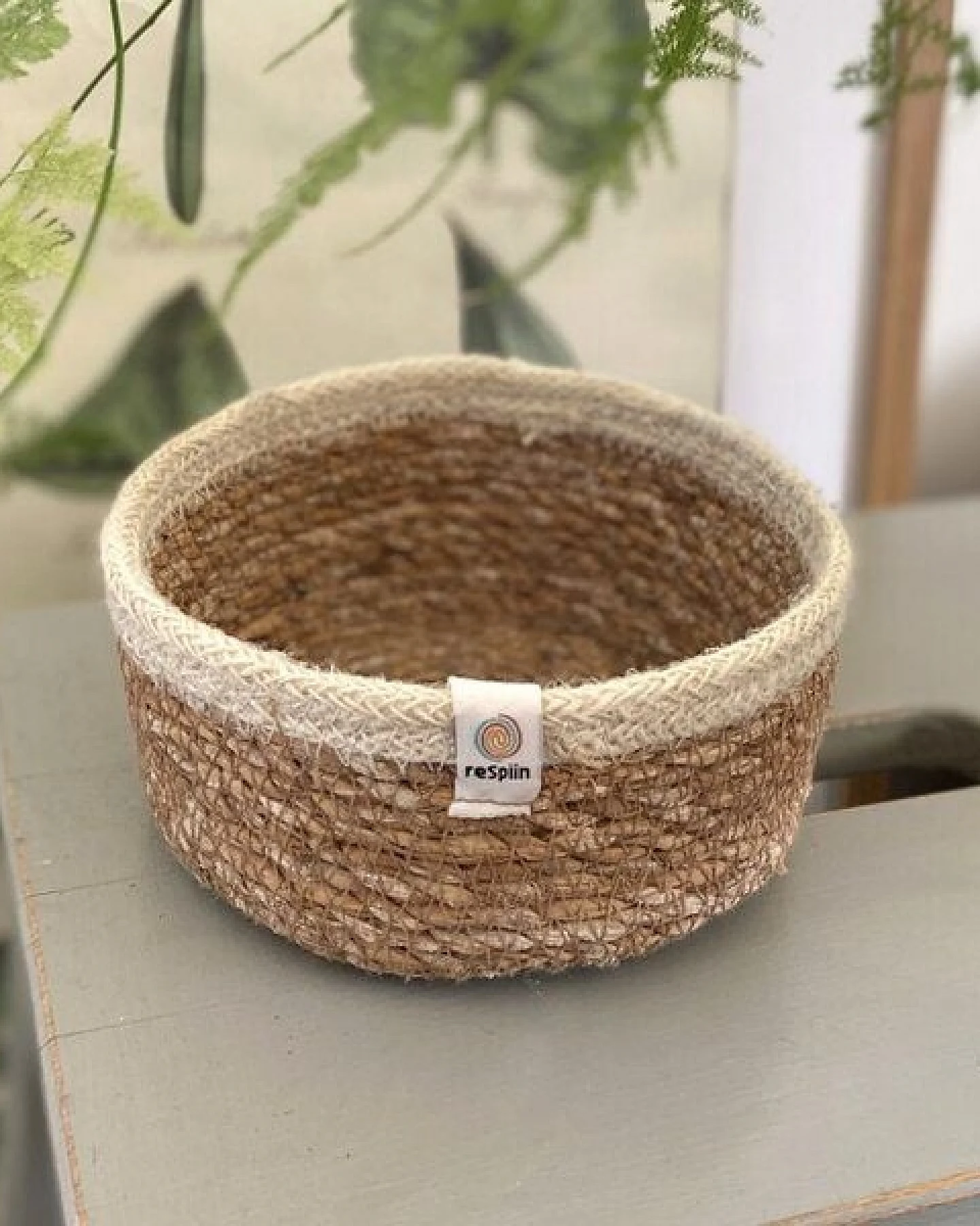 reSpiin Praktischer veganer Aufbewahrungskorb aus Seegras und Jute – Ansicht 3