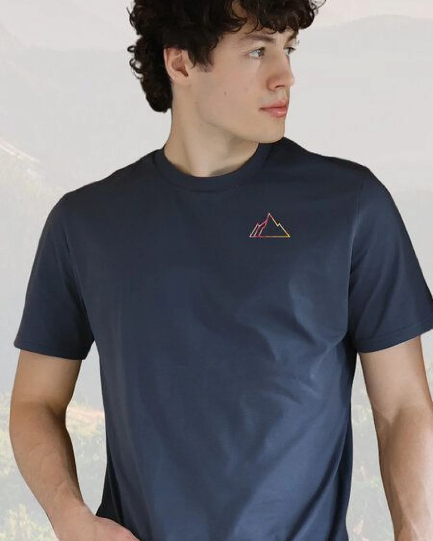 Kultgut Artdesign - Biofair - Vegan Klassik Shirt /Little Faded Mountain – Ansicht 3