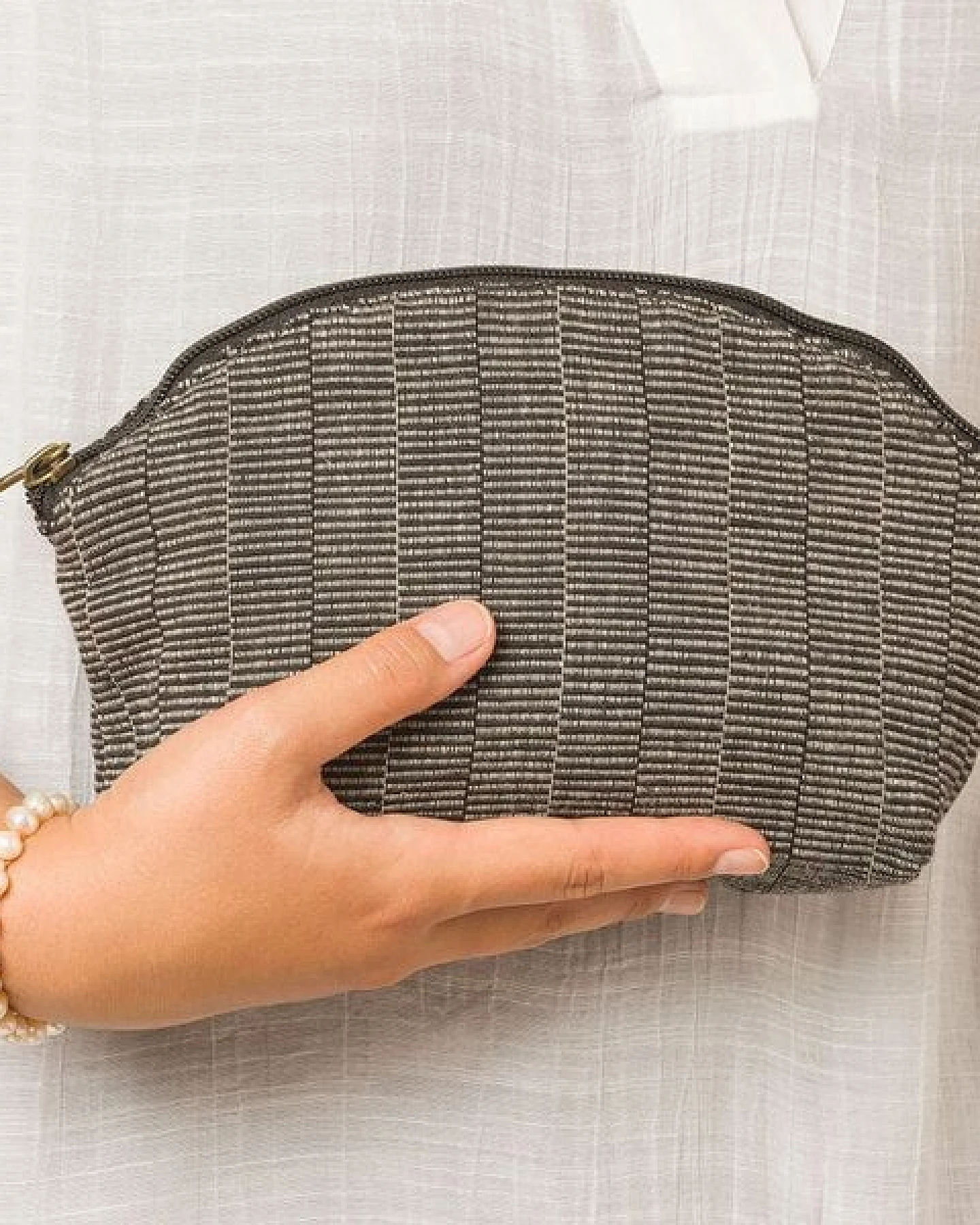 Dragolina Edle Kosmetiktasche Cloé mit Webstoff der Pwo Karen – Ansicht 3