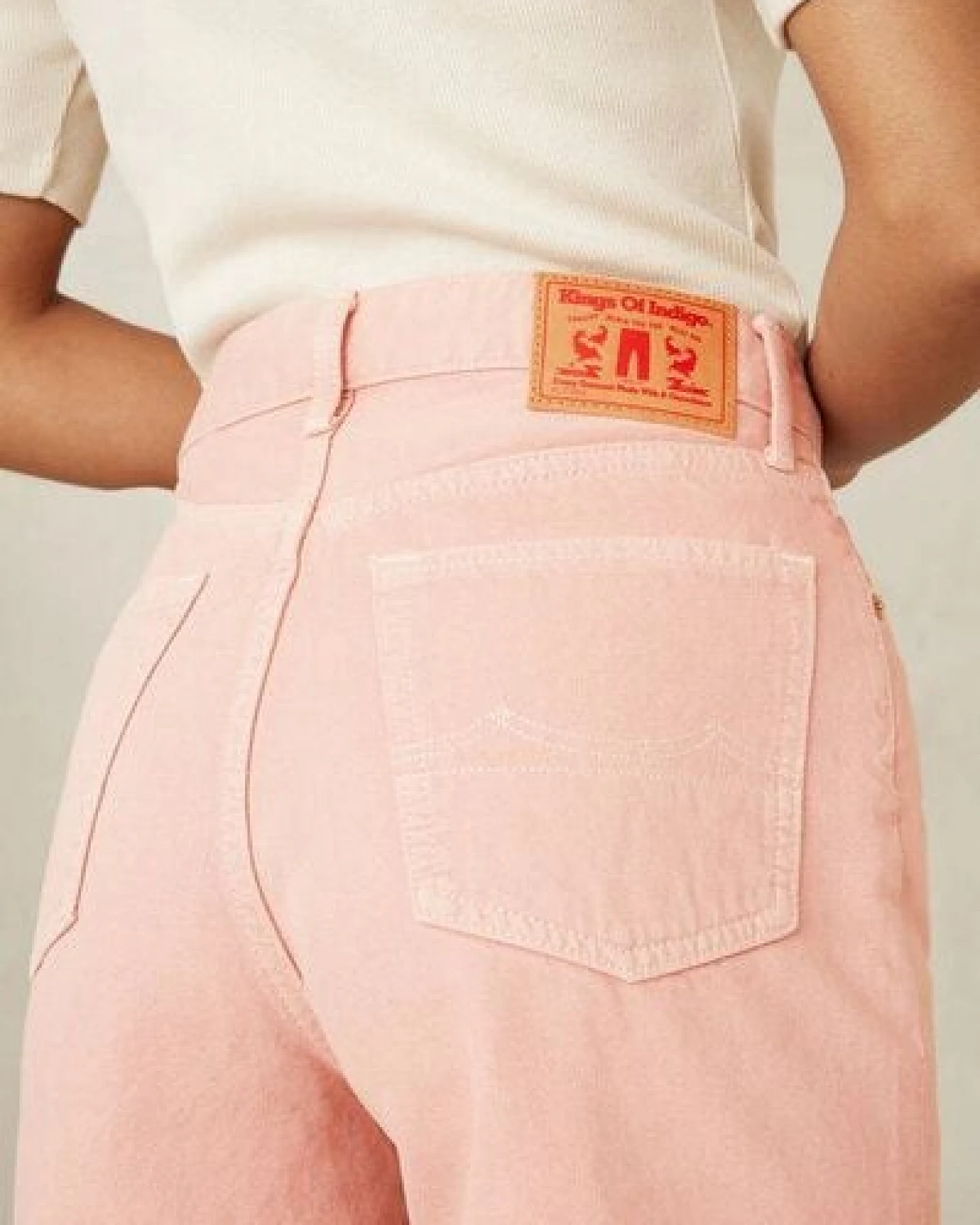 Kings Of Indigo Damen Shorts "LIORA" aus recycelter Pre- & Post- Consumer Baumwolle – Ansicht 2