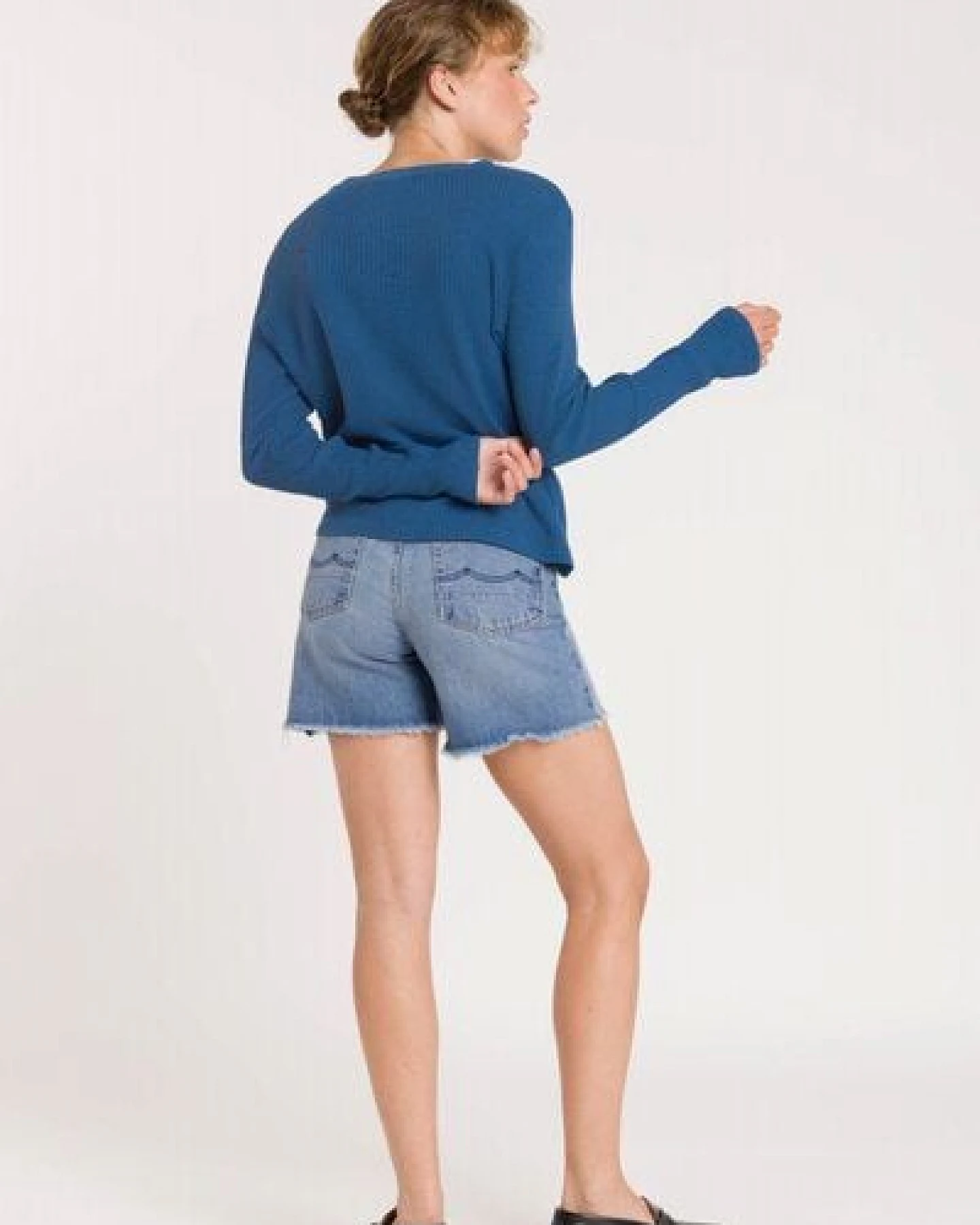 Kings Of Indigo Damen Shorts "LIORA" aus recycelter Pre- & Post- Consumer Baumwolle – Ansicht 4