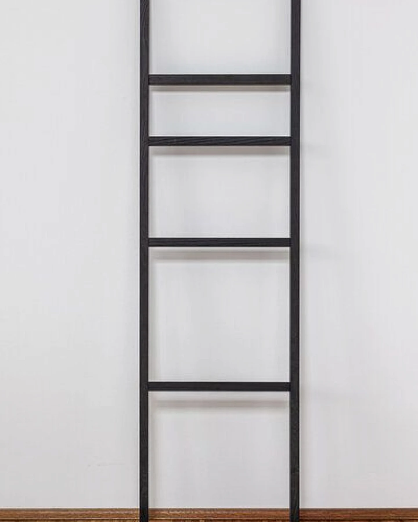 kleiderleiter_de Handtuchleiter/ Kleiderleiter BIRK aus schwarzer Eiche – Ansicht 3