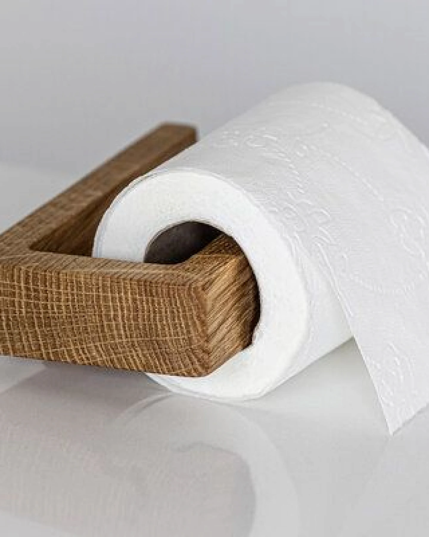 kleiderleiter_de Toilettenpapierhalter MAX aus massiver Eiche – Ansicht 2