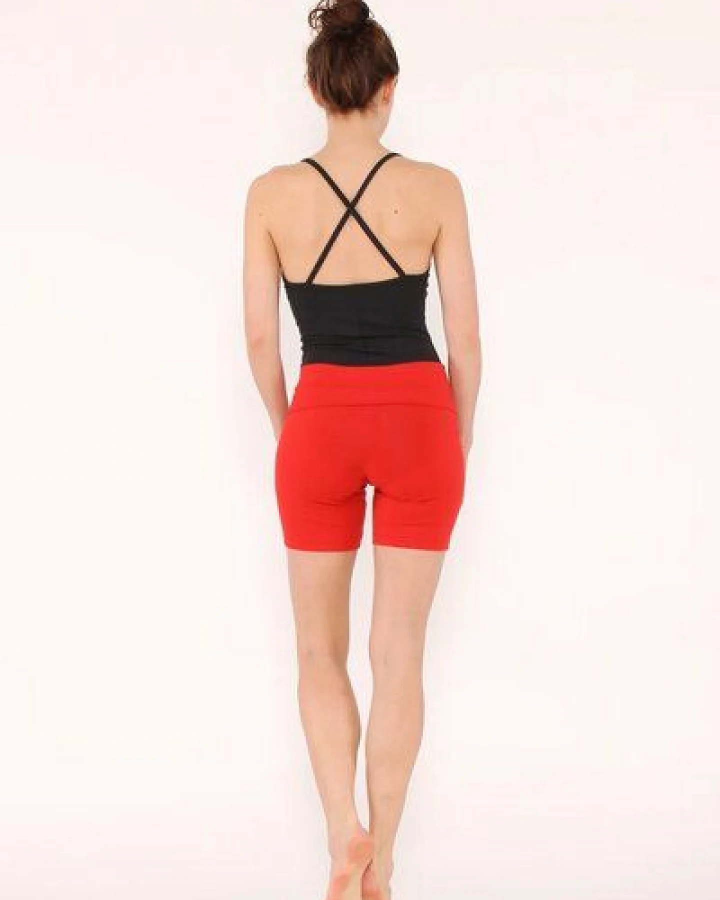 YOIQI Yoga Shorts high + tight aus Biobaumwolle – Ansicht 2