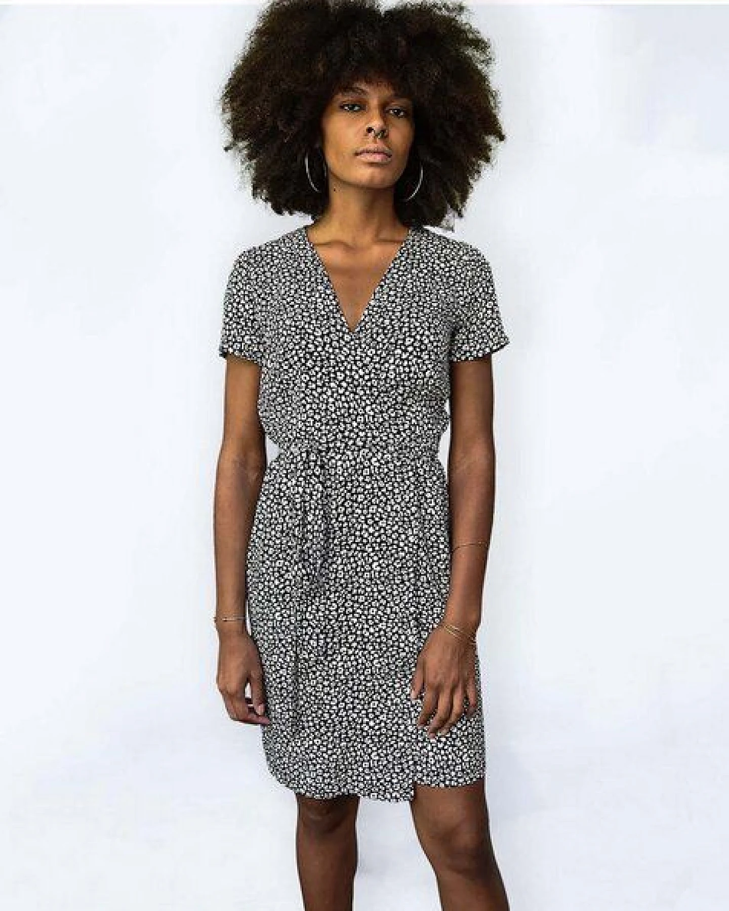 Aatise Wickelkleid 100% EcoVero Kurzarm Ziska- in Franckreich hergestellt – Ansicht 3