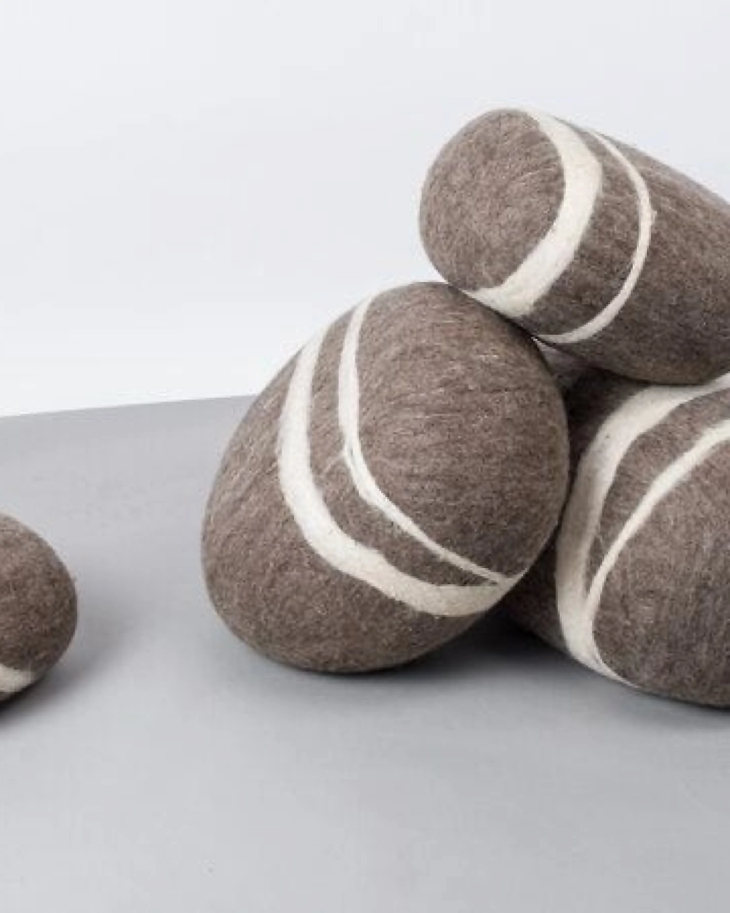myfelt Filz Kieselstein (Pouf), 100% Schurwolle – Ansicht 3
