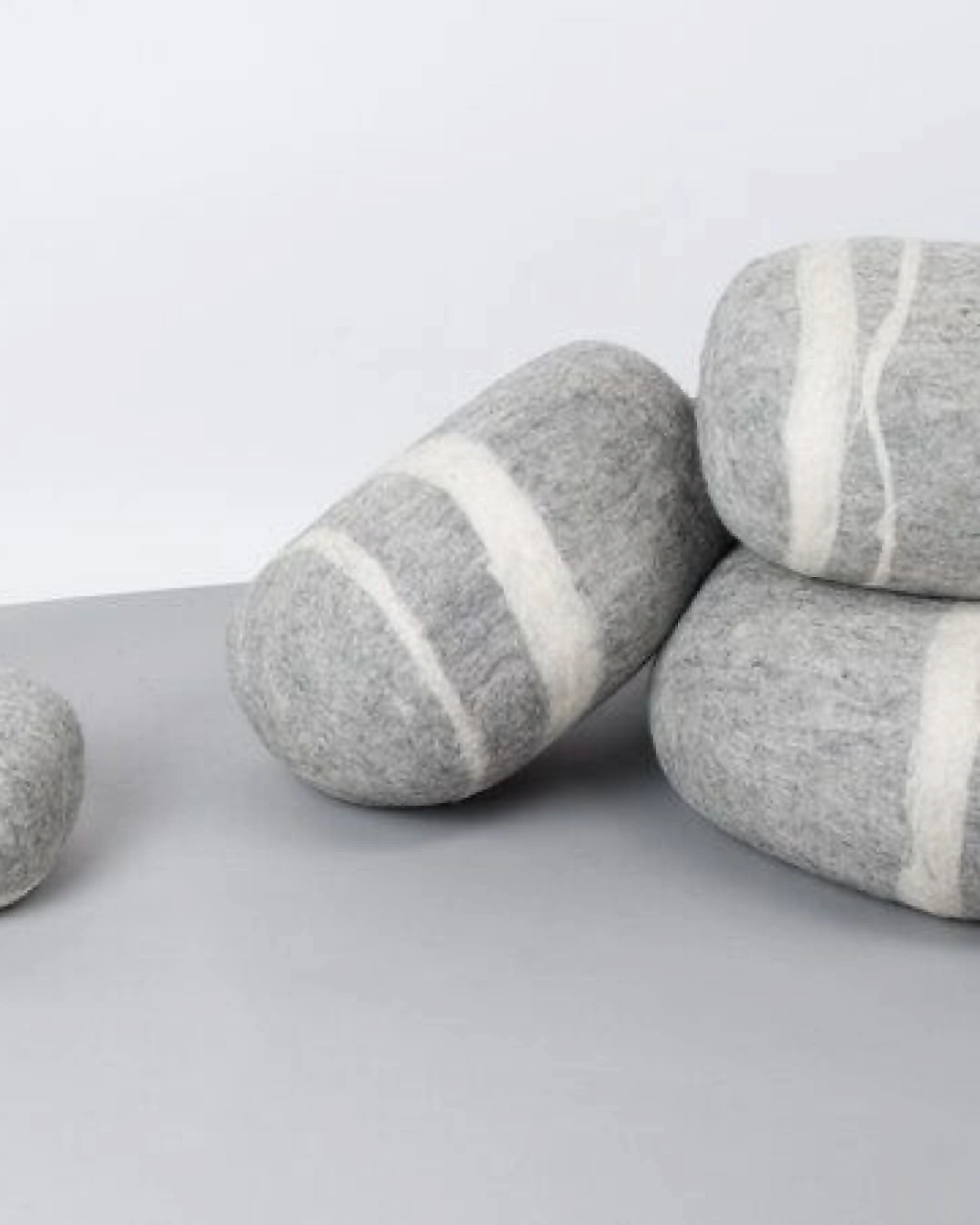 myfelt Filz Kieselstein (Pouf), 100% Schurwolle – Ansicht 2