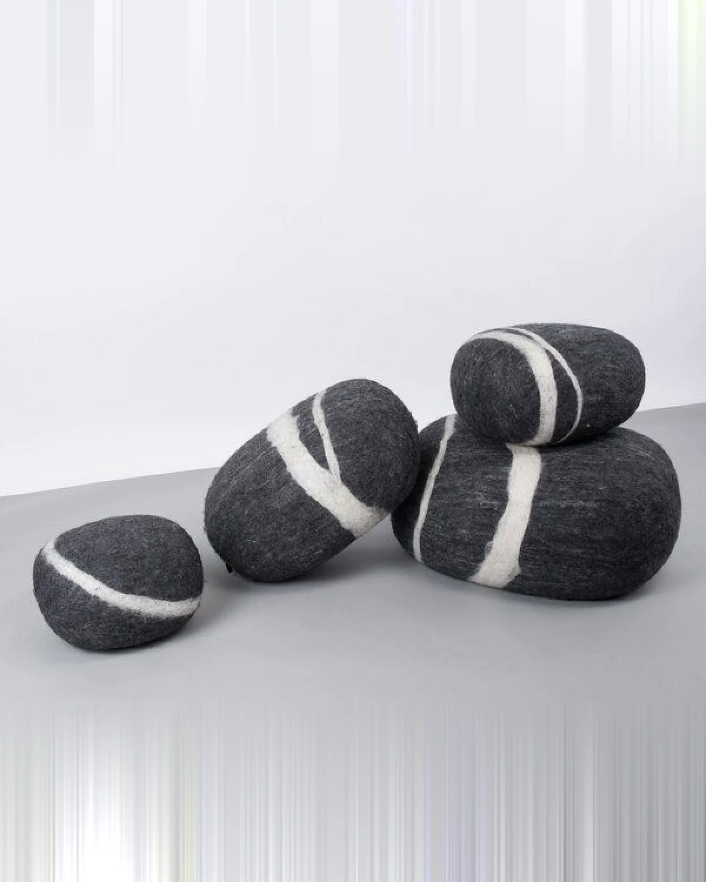 myfelt Filz Kieselstein (Pouf), 100% Schurwolle – Ansicht 2