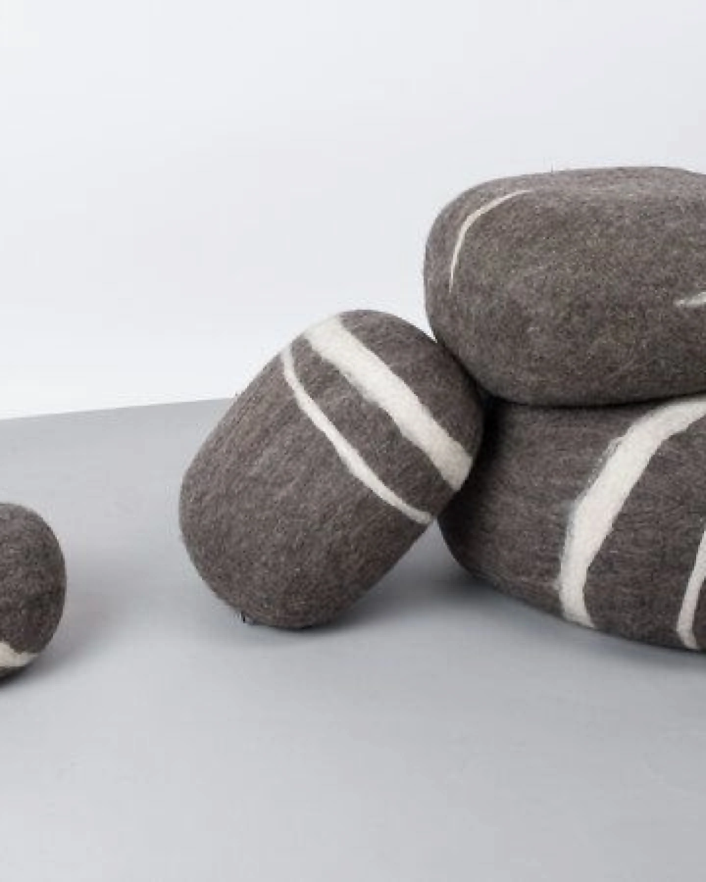 myfelt Filz Kieselstein (Pouf), 100% Schurwolle – Ansicht 3