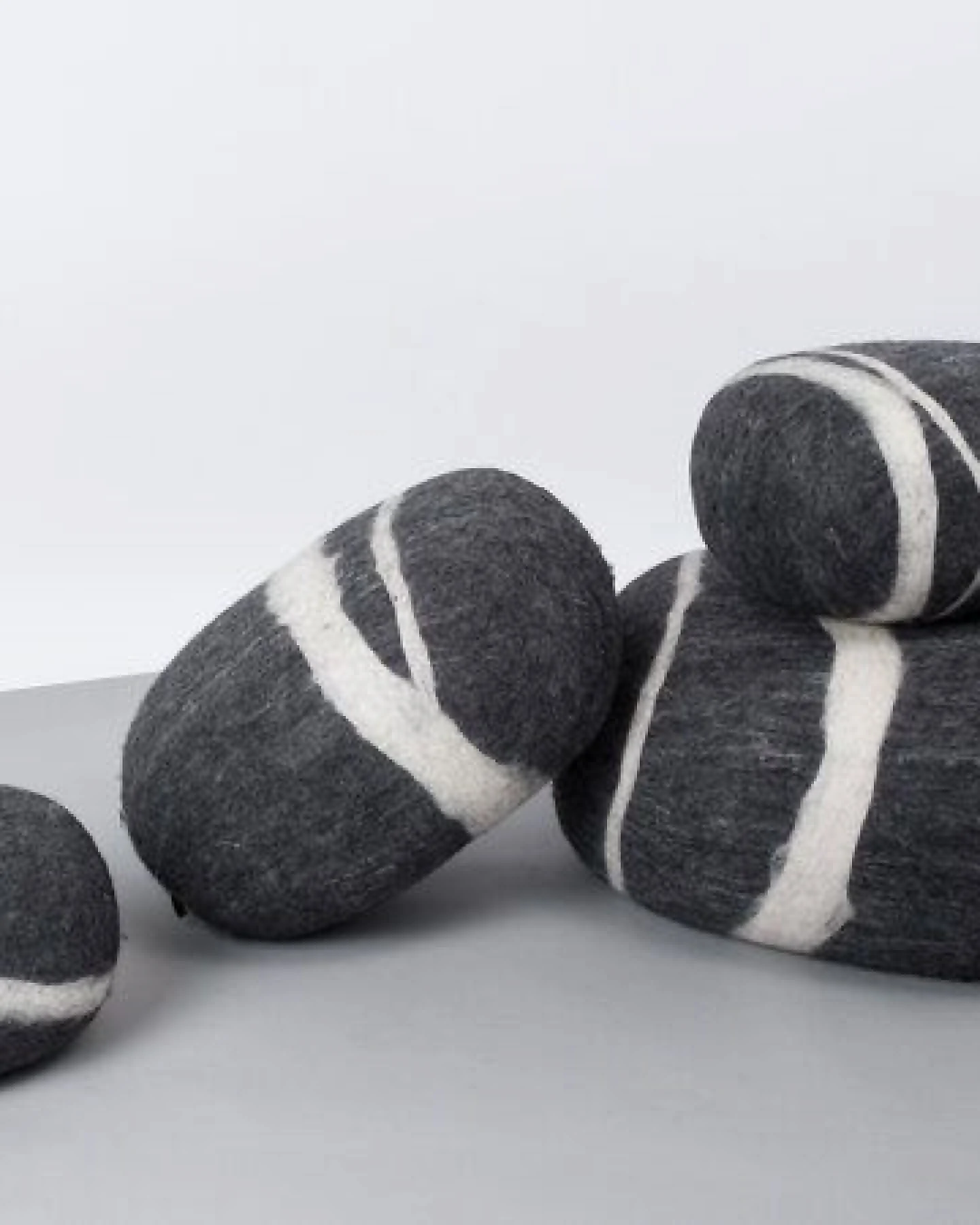 myfelt Filz Kieselstein (Pouf), 100% Schurwolle – Ansicht 2