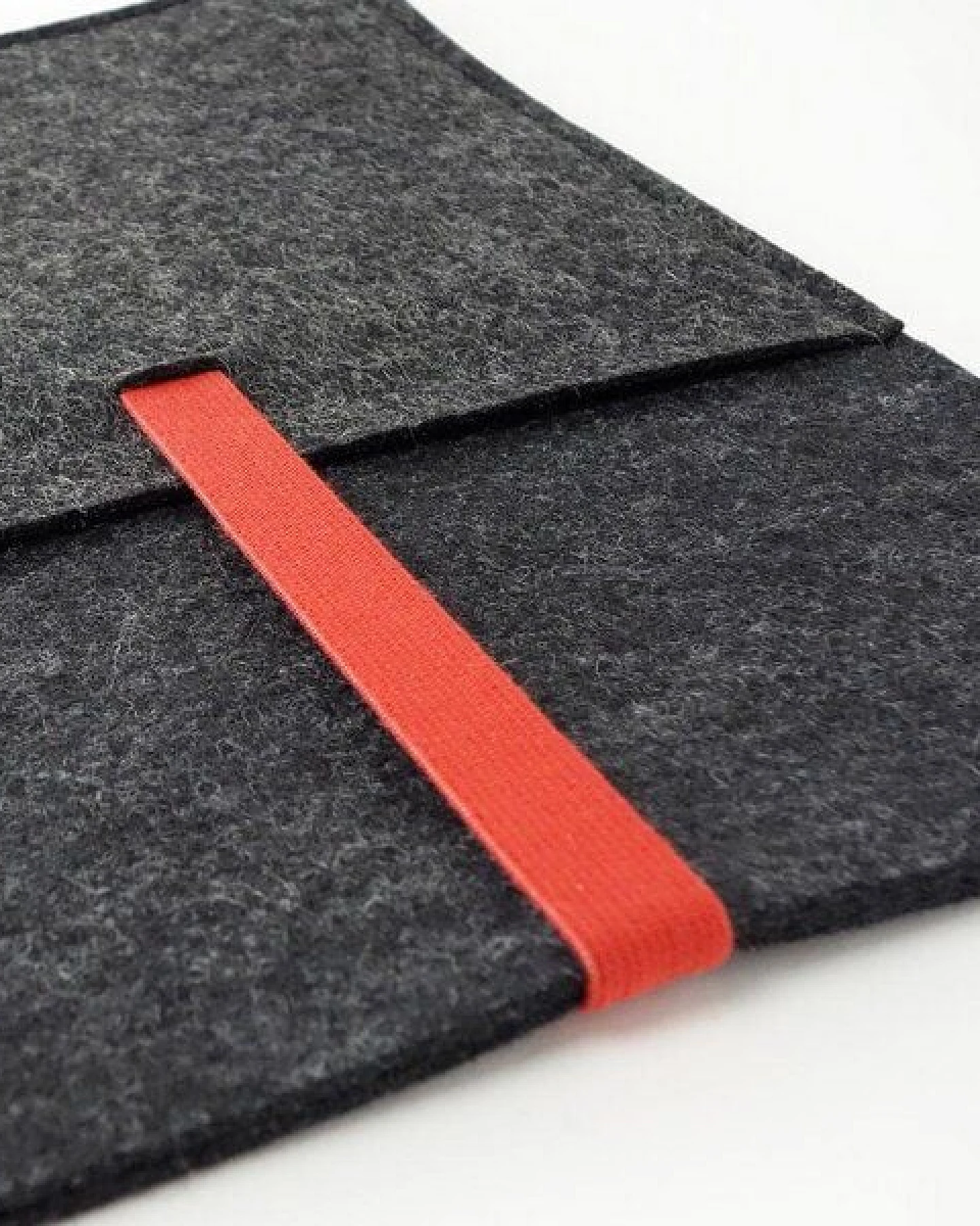 matilda k. manufaktur Minimalistische Hülle aus Wollfilz 'moritz' (mit Einsteckfach) für Tablet – Ansicht 4