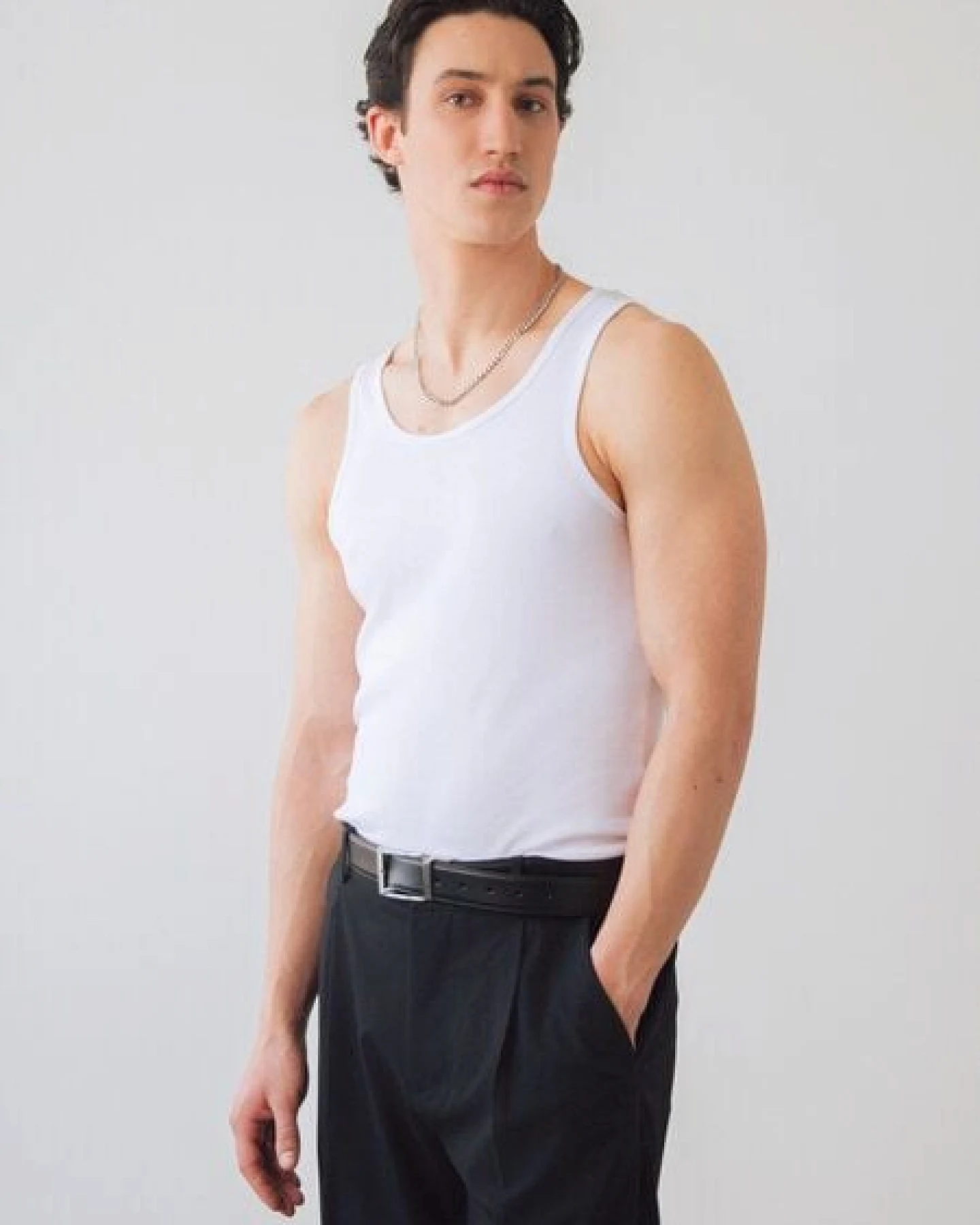 Honest Basics Herren Geripptes Tanktop aus Bio- und recycelter Baumwolle – Ansicht 2