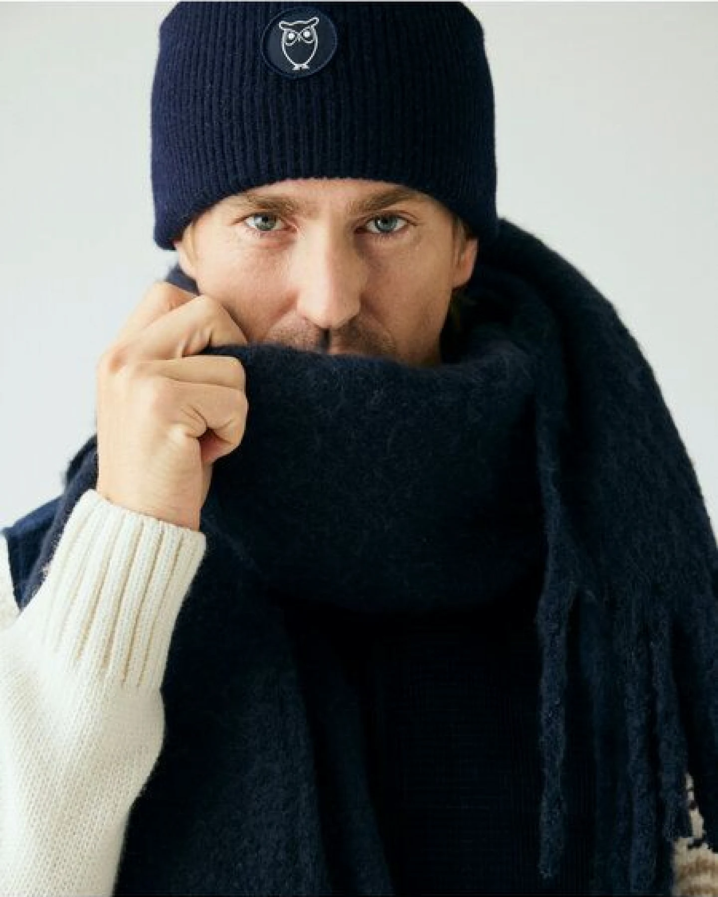 KnowledgeCotton Apparel Veganer Winterschal - kariert - aus recyceltem Polyester – Ansicht 2