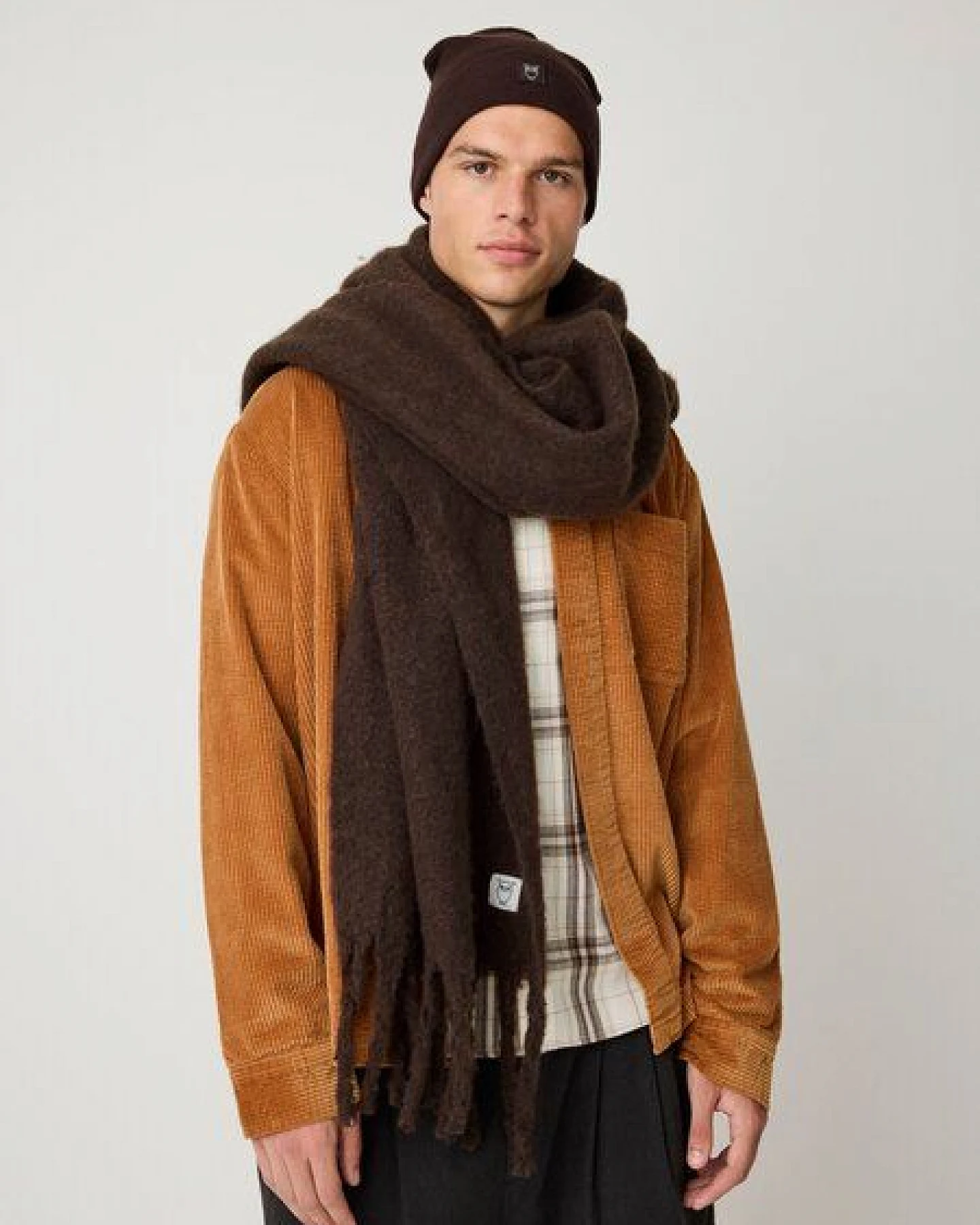 KnowledgeCotton Apparel Veganer Winterschal - kariert - aus recyceltem Polyester – Ansicht 3
