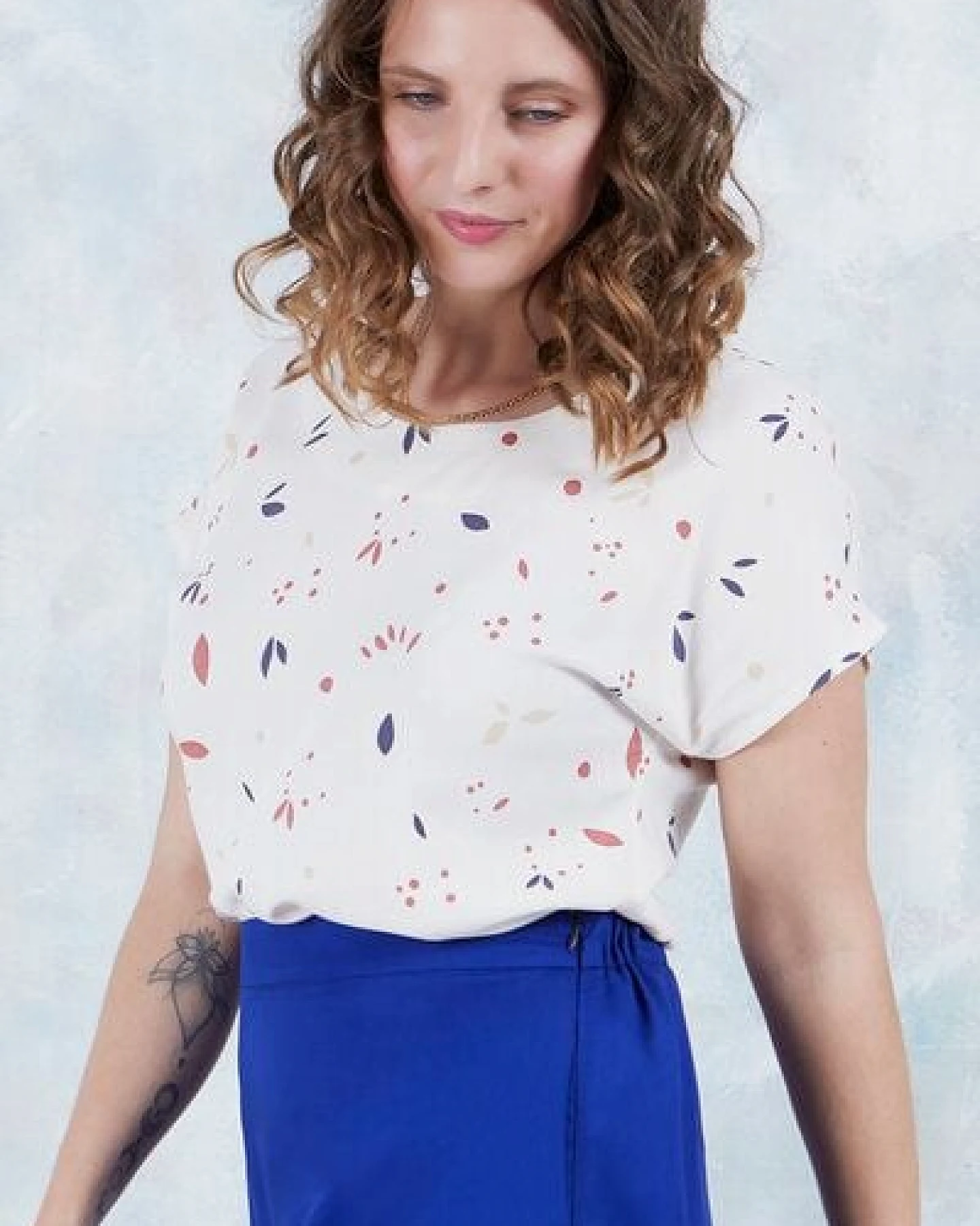 l'amour est bleu Bluse Modell Mae Rundhals Viskose – Ansicht 3