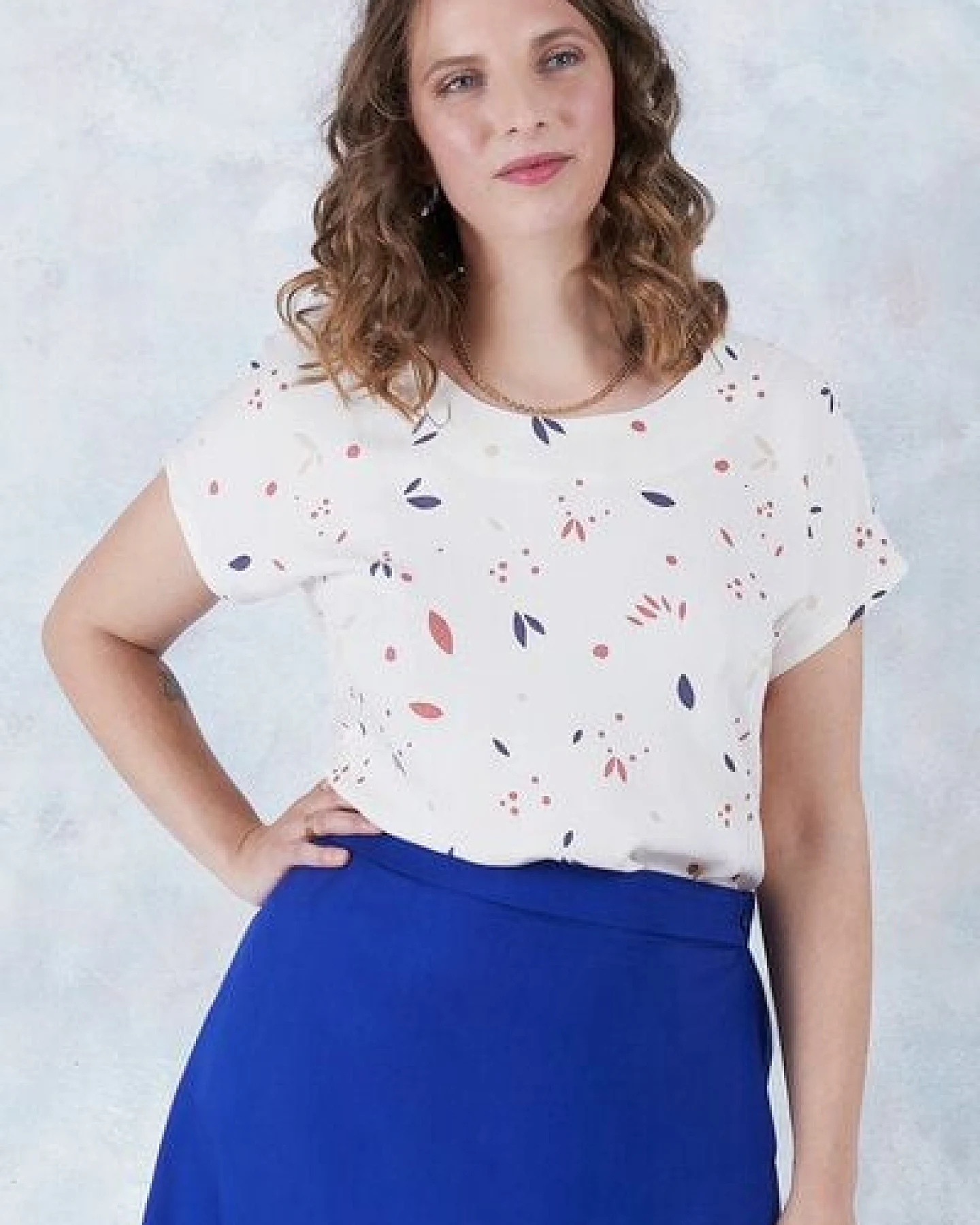 l'amour est bleu Bluse Modell Mae Rundhals Viskose – Ansicht 2